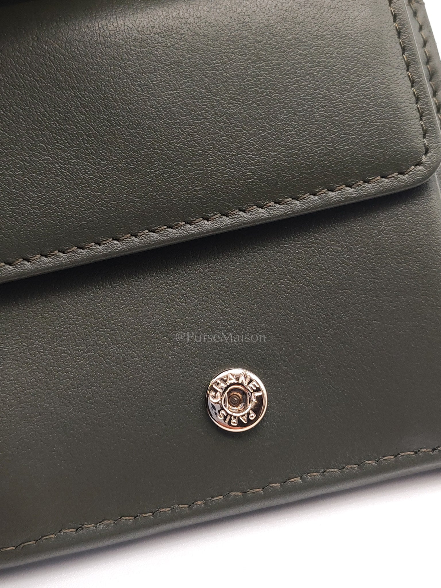 Twirling CC Logo Bi-Fold Wallet in Khaki Caviar Leather in Light Gold Hardware (Microchip)