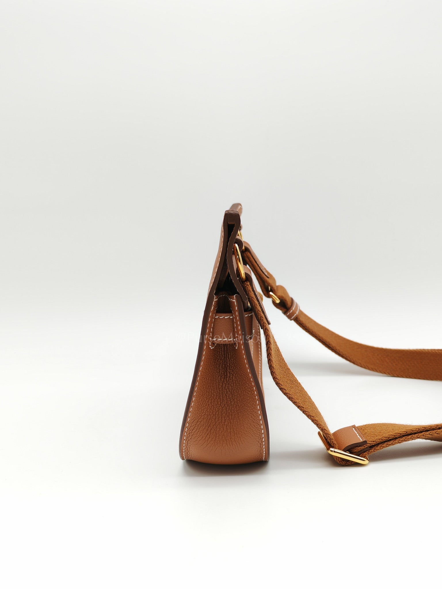 Jypsiere Mini in Gold Evercolor Leather & Gold Hardware Stamp W (2024)