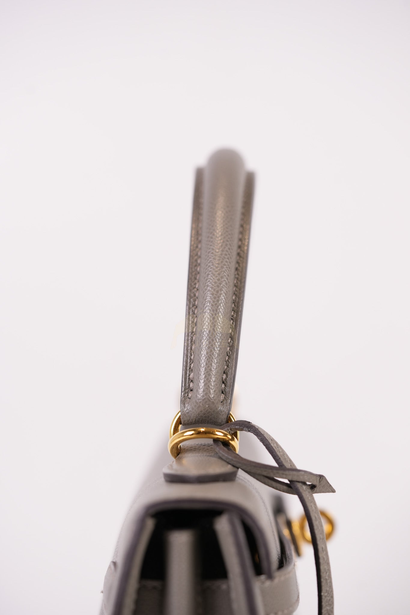 Kelly 25 Gris Mouette Madame Leather in Gold Hardware Stamp B (2023) | Purse Maison Luxury Bags Shop