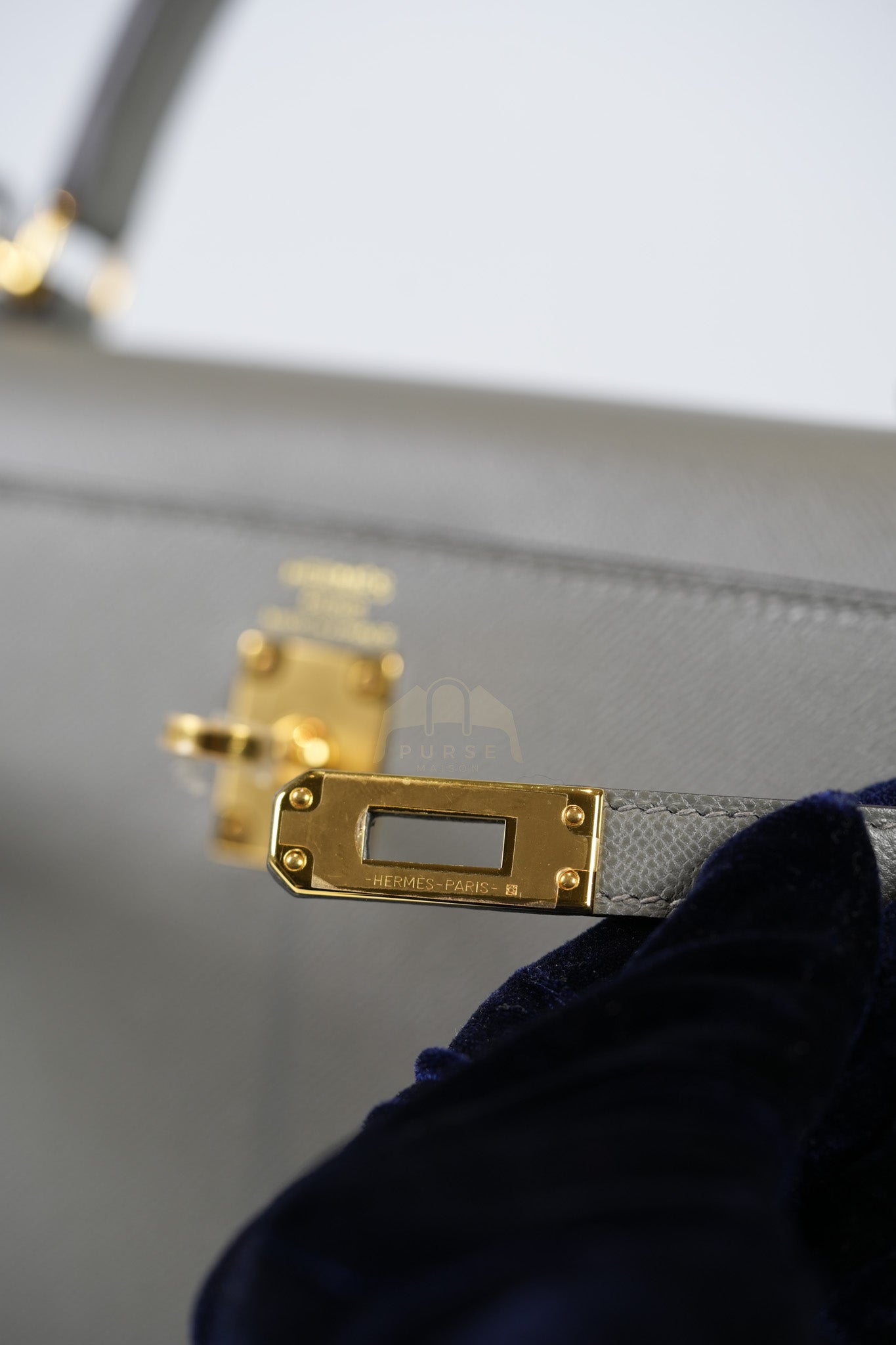 Kelly 25 Gris Mouette Madame Leather in Gold Hardware Stamp B (2023) | Purse Maison Luxury Bags Shop