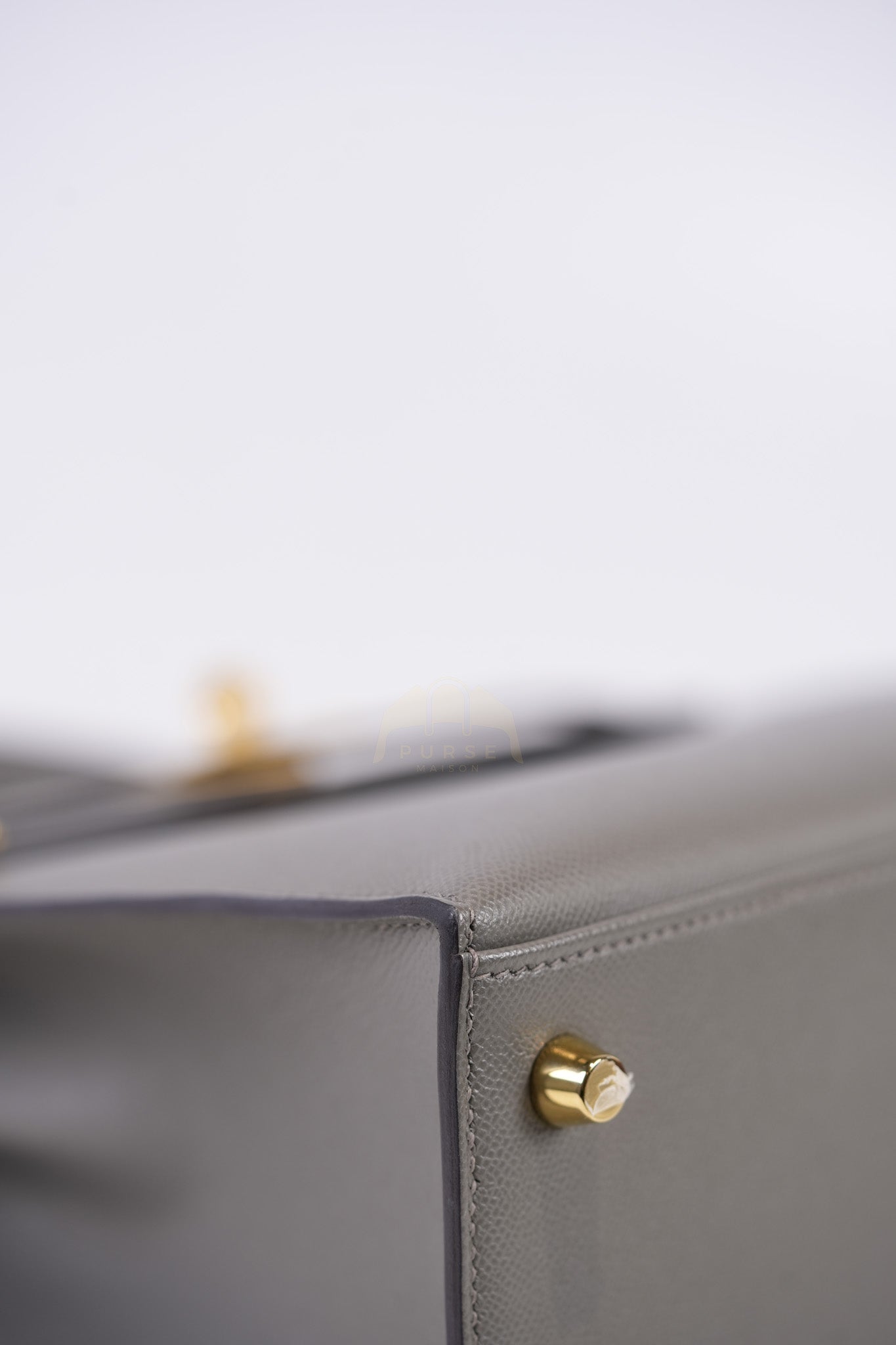 Kelly 25 Gris Mouette Madame Leather in Gold Hardware Stamp B (2023) | Purse Maison Luxury Bags Shop