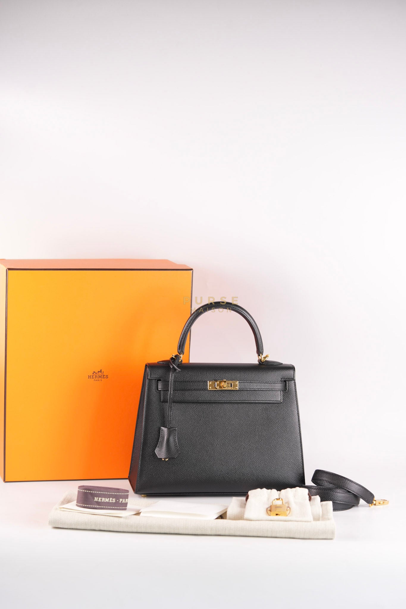 Kelly 25 Sellier in Black Epsom Leather and Gold Hardware Stamp Z (2021) | Purse Maison Luxury Bags Shop