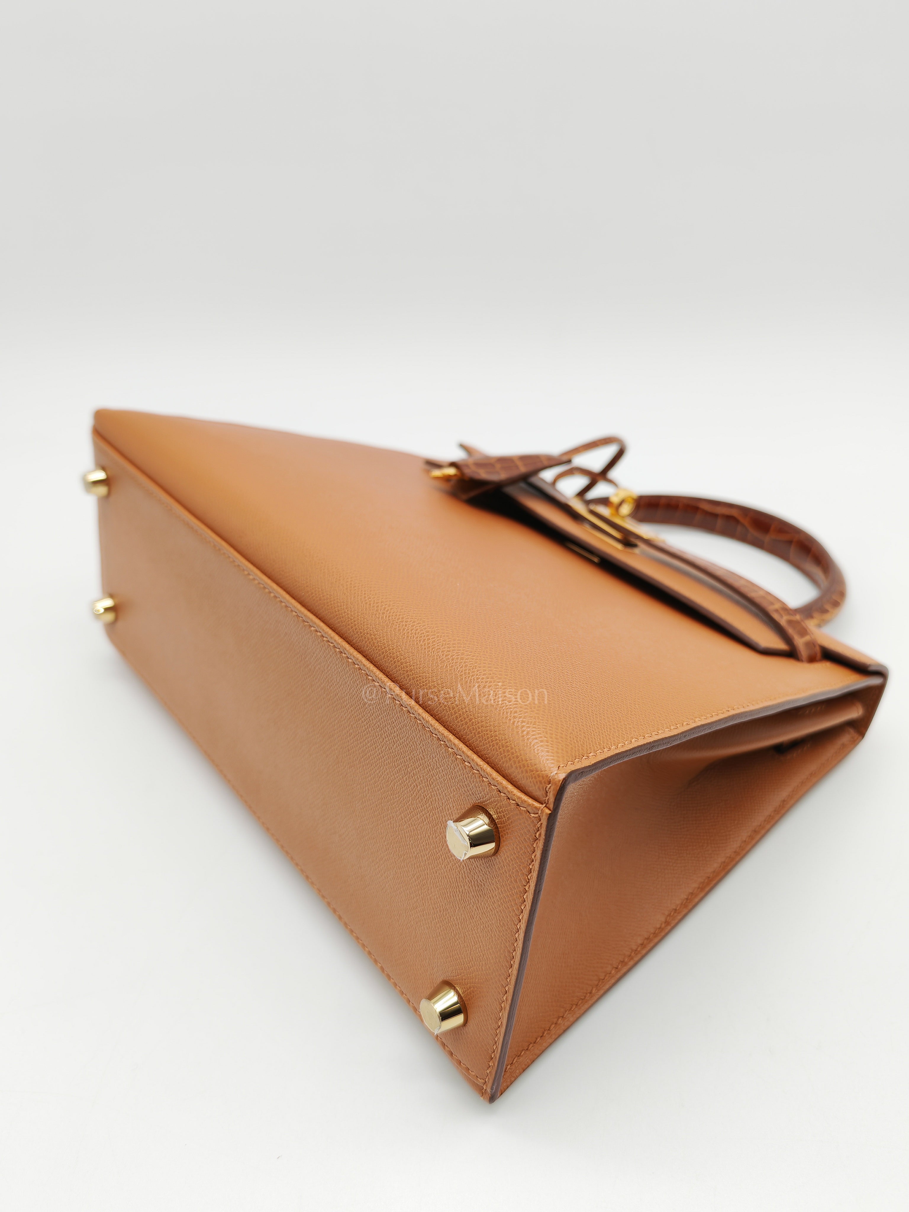 Kelly 25 Sellier in Gold Madame Leather and Shiny Croc Touch and Gold Hardware Stamp U (2022) | Purse Maison Luxury Bags Shop