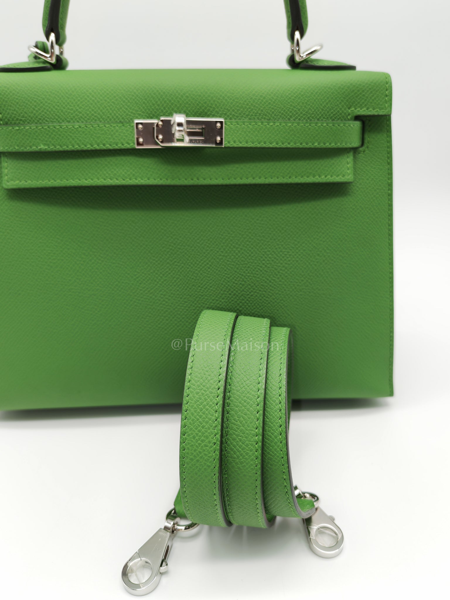 Kelly 25 Sellier in Vert Yucca Epsom Leather and Palladium Hardware Stamp W (2024) | Purse Maison Luxury Bags Shop