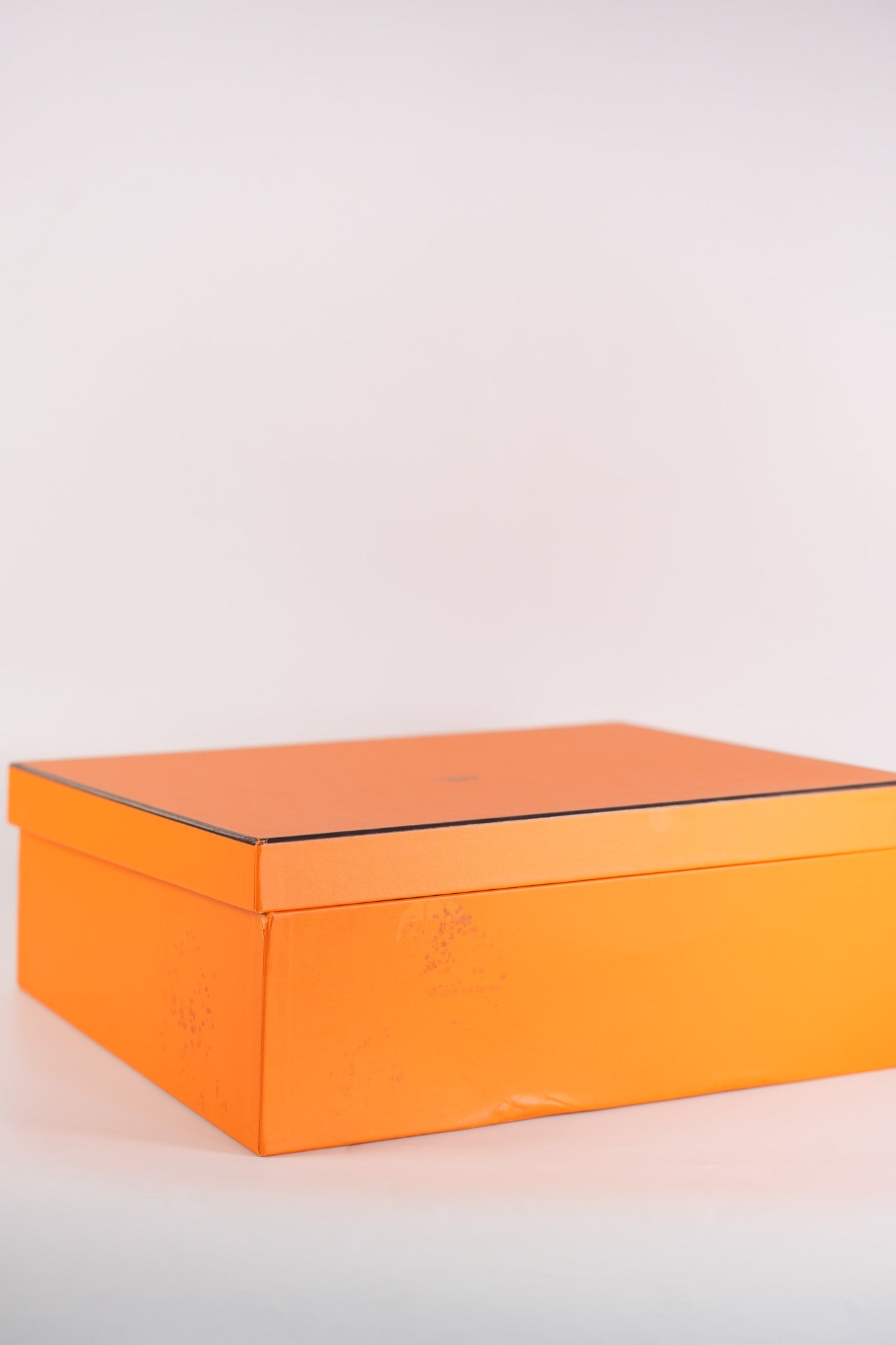 Kelly 25 Sellier Parchemin in Ostrich Leather and Gold Hardware Stamp Z (2021) | Purse Maison Luxury Bags Shop