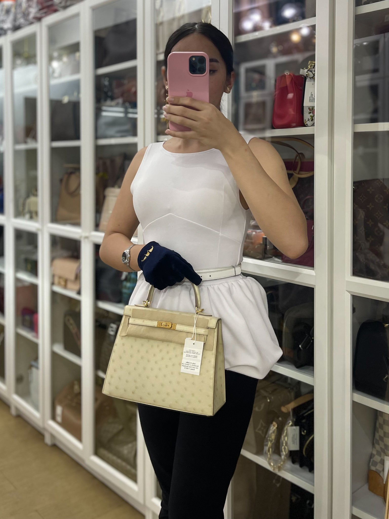 Kelly 25 Sellier Parchemin in Ostrich Leather and Gold Hardware Stamp Z (2021) | Purse Maison Luxury Bags Shop