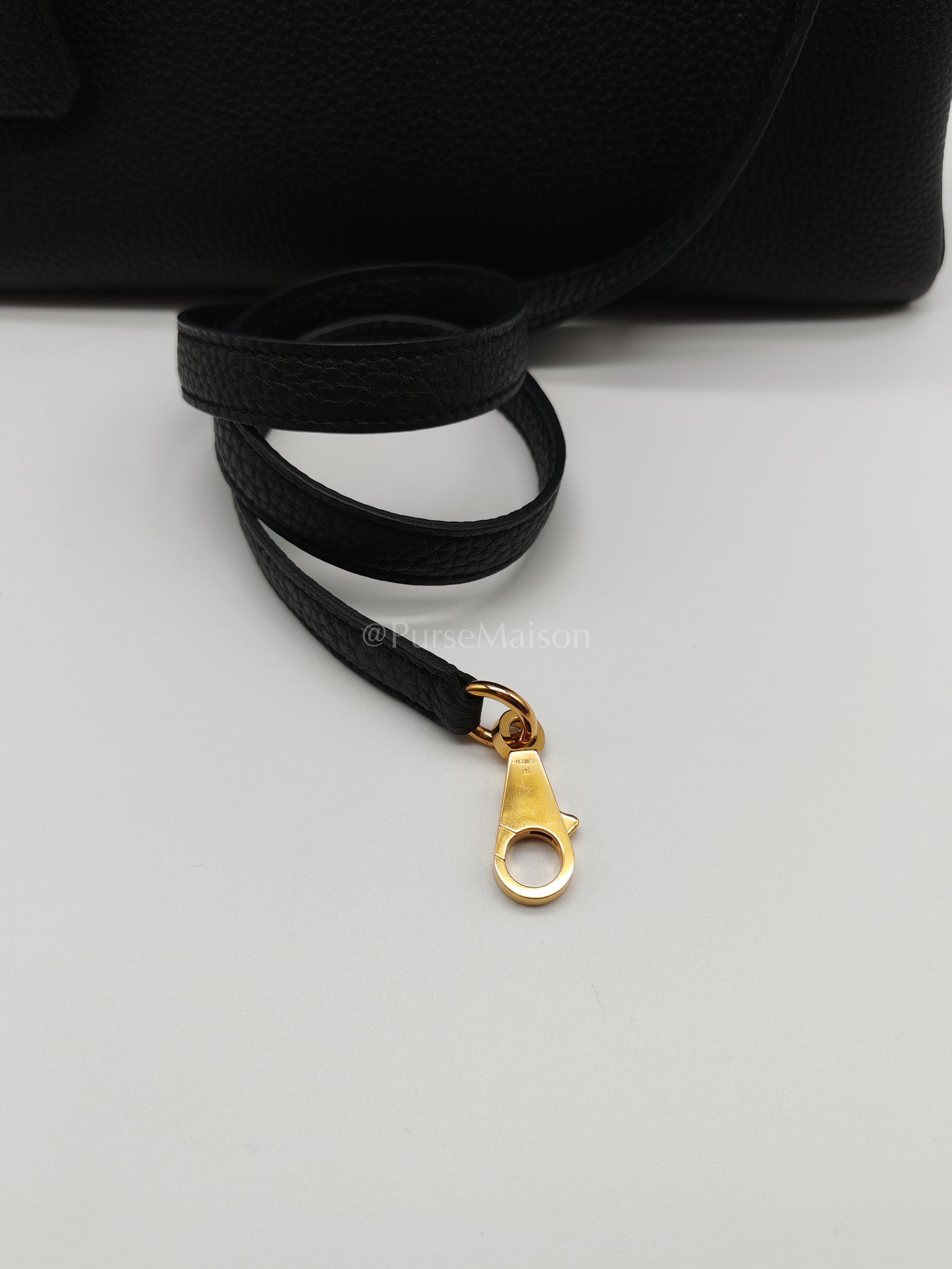 Kelly 28 Black/Noir Togo Leather in Gold Hardware Stamp C(2018) | Purse Maison Luxury Bags Shop