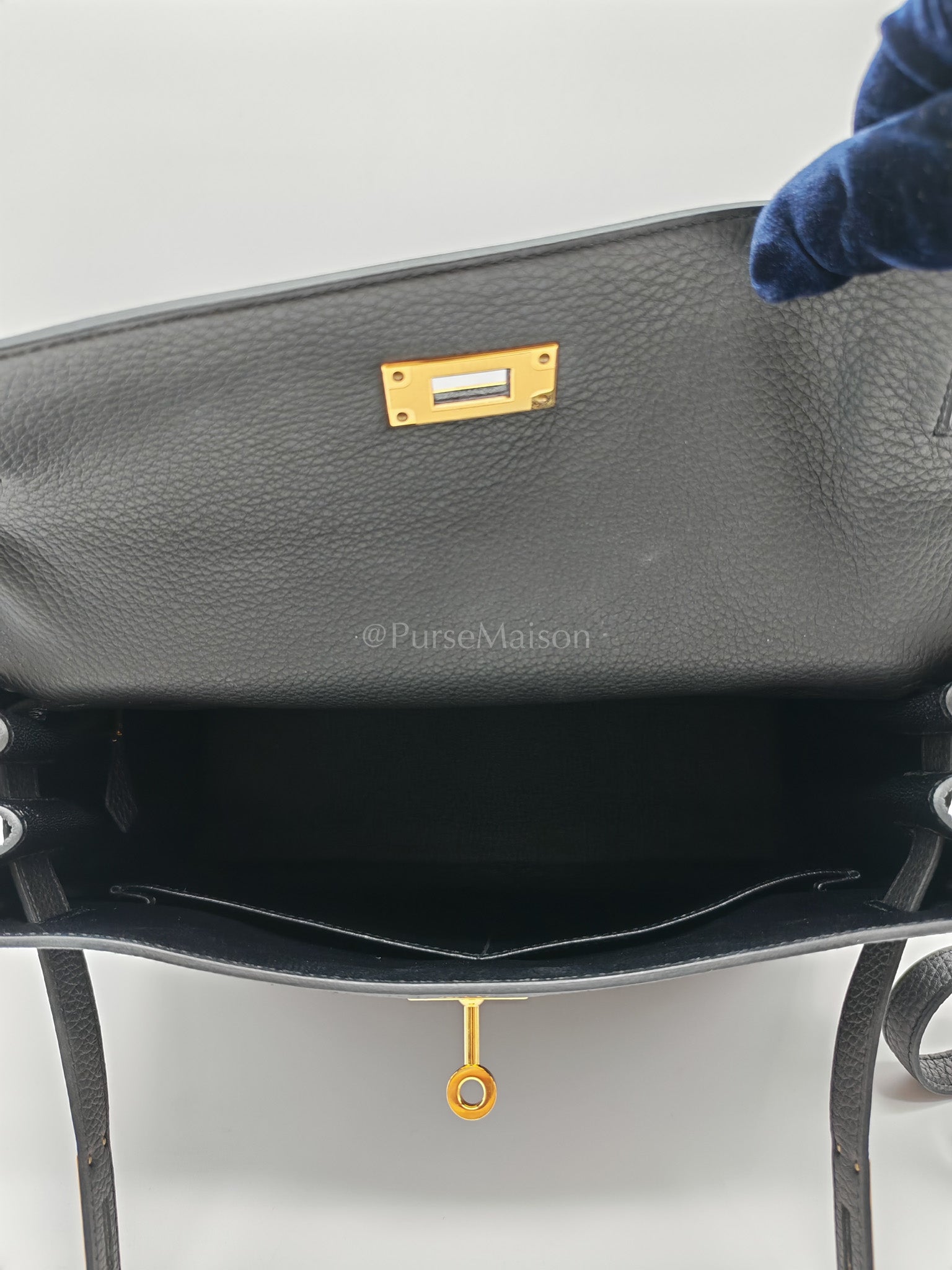 Kelly 28 Black/Noir Togo Leather in Gold Hardware Stamp C(2018) | Purse Maison Luxury Bags Shop