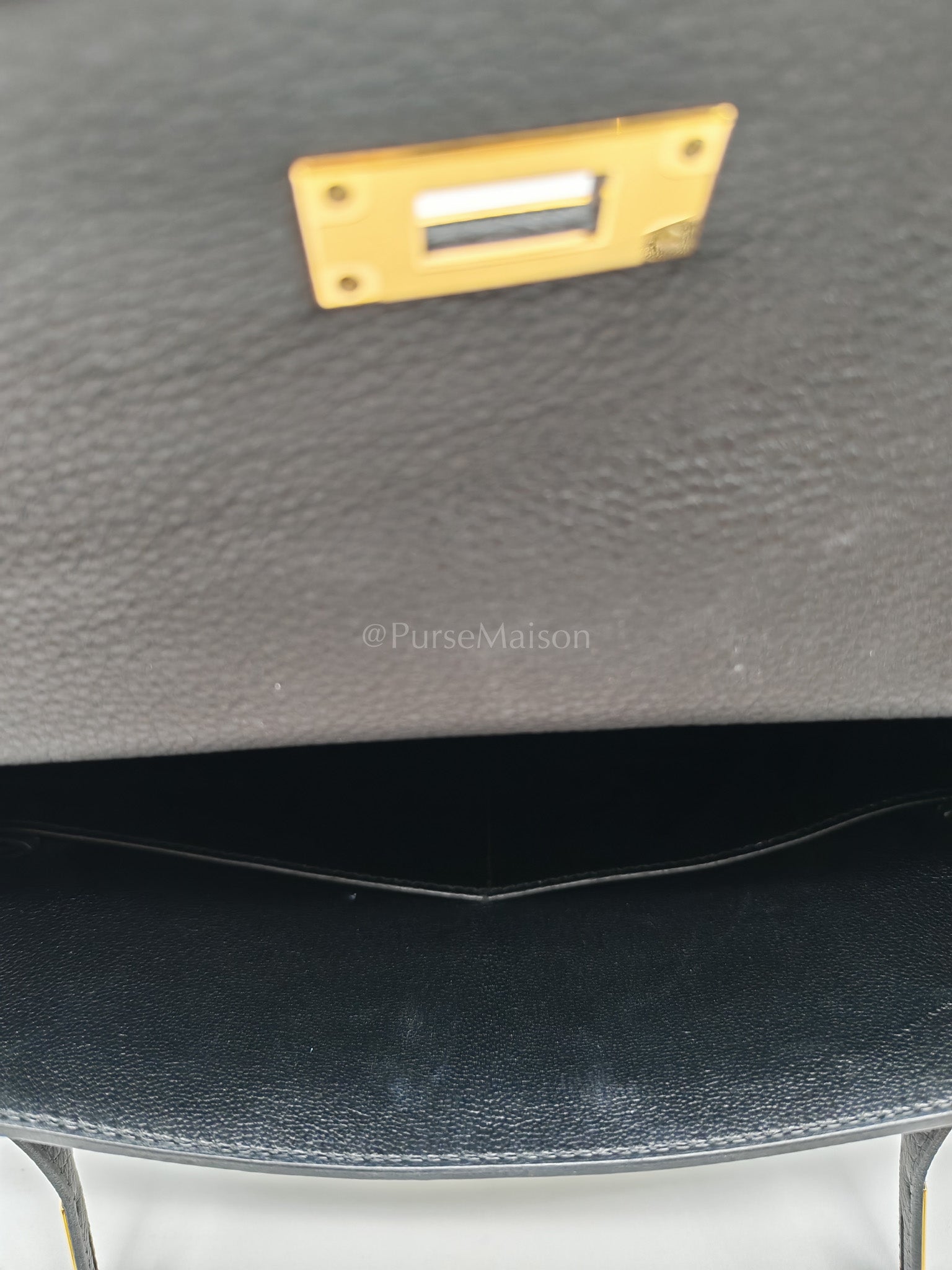 Kelly 28 Black/Noir Togo Leather in Gold Hardware Stamp C(2018) | Purse Maison Luxury Bags Shop