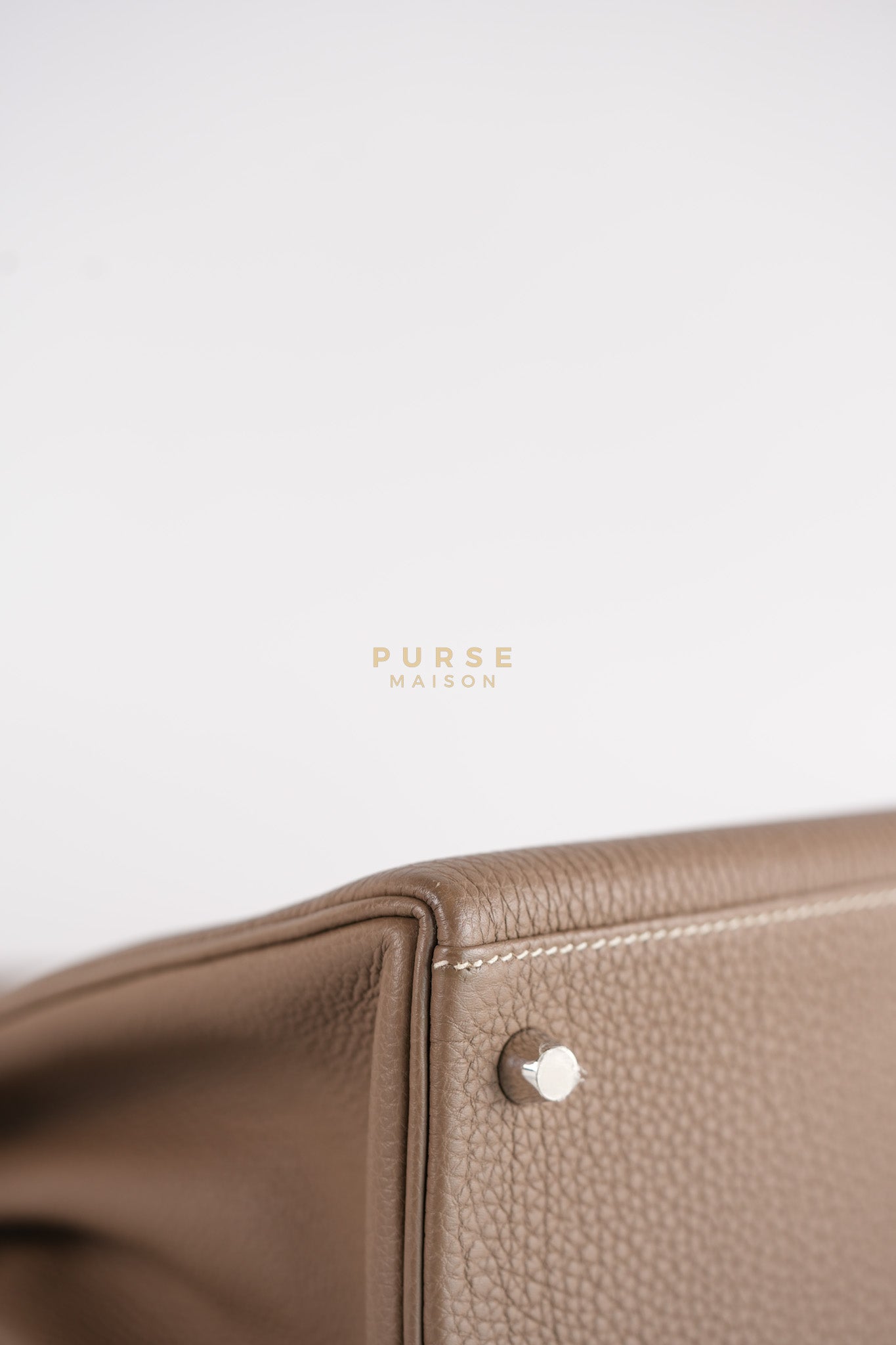 Kelly 28 in Etoupe Togo Leather & Palladium Hardware Stamp D(2019) | Purse Maison Luxury Bags Shop