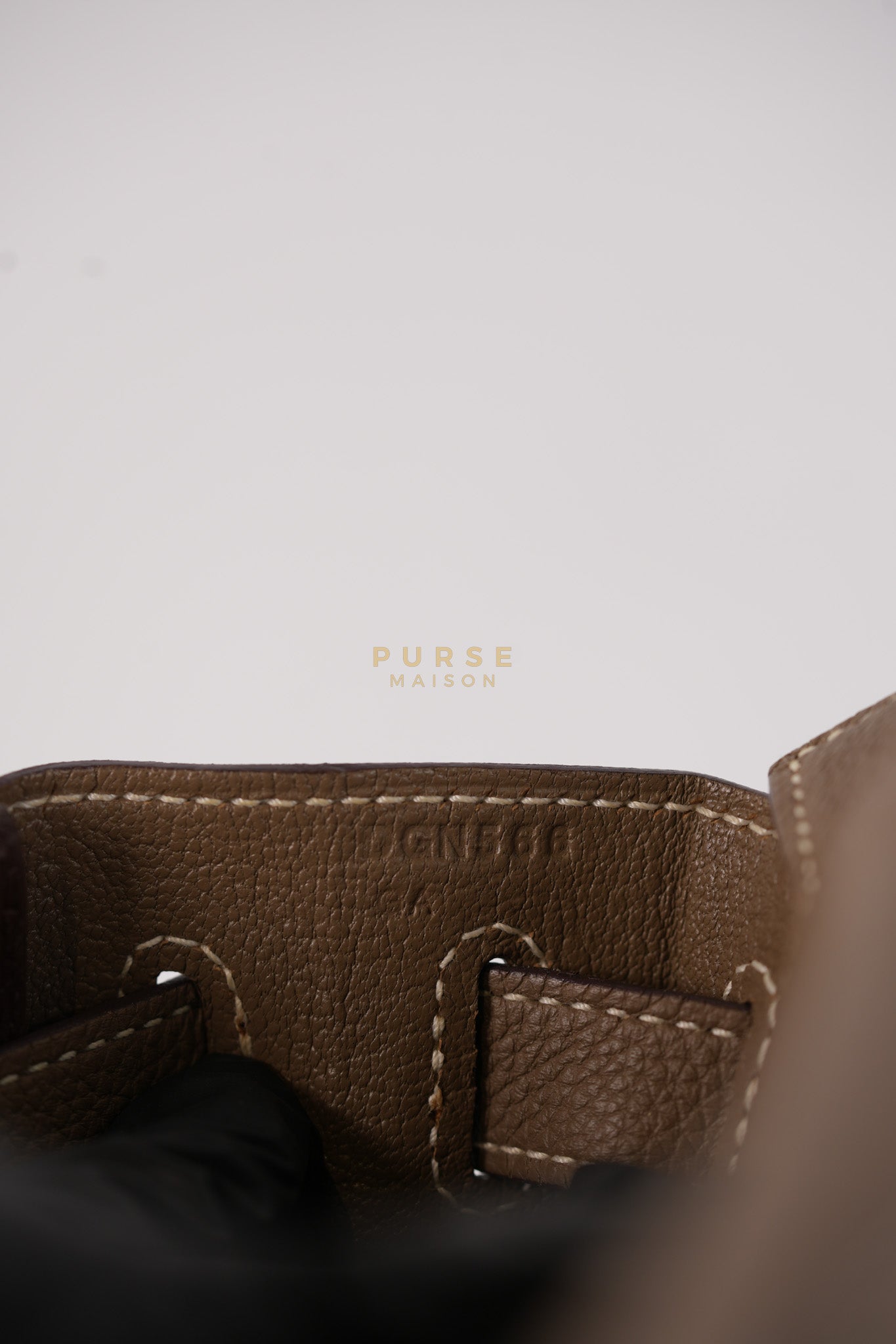 Kelly 28 in Etoupe Togo Leather & Palladium Hardware Stamp D(2019) | Purse Maison Luxury Bags Shop