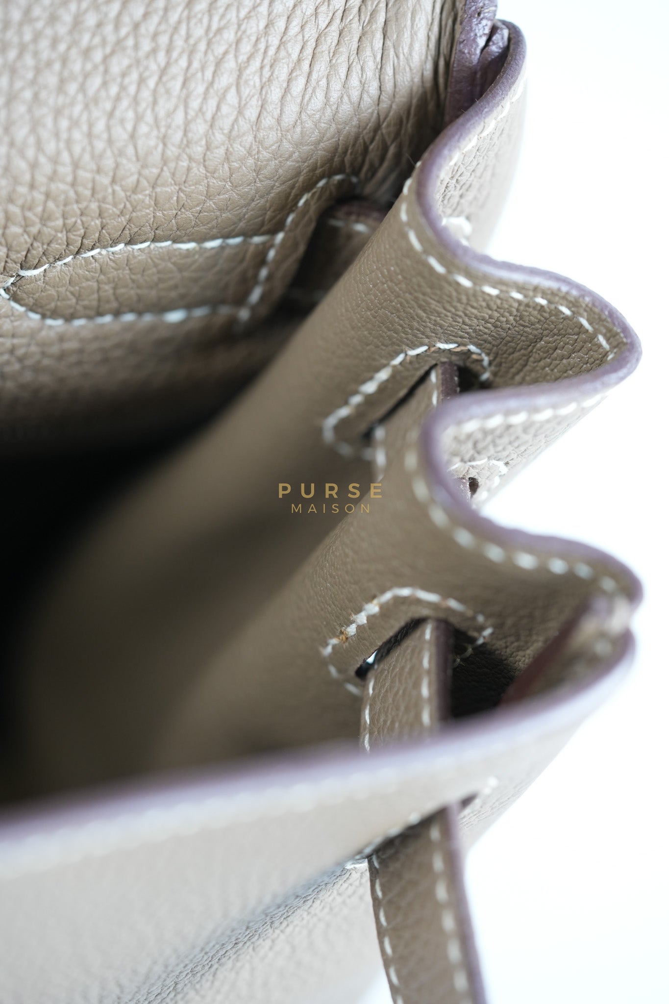 Kelly 28 in Etoupe Togo Leather & Palladium Hardware Stamp D(2019) | Purse Maison Luxury Bags Shop