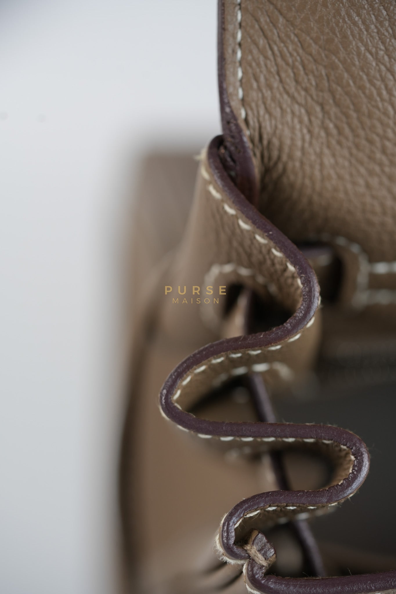 Kelly 28 in Etoupe Togo Leather & Palladium Hardware Stamp D(2019) | Purse Maison Luxury Bags Shop