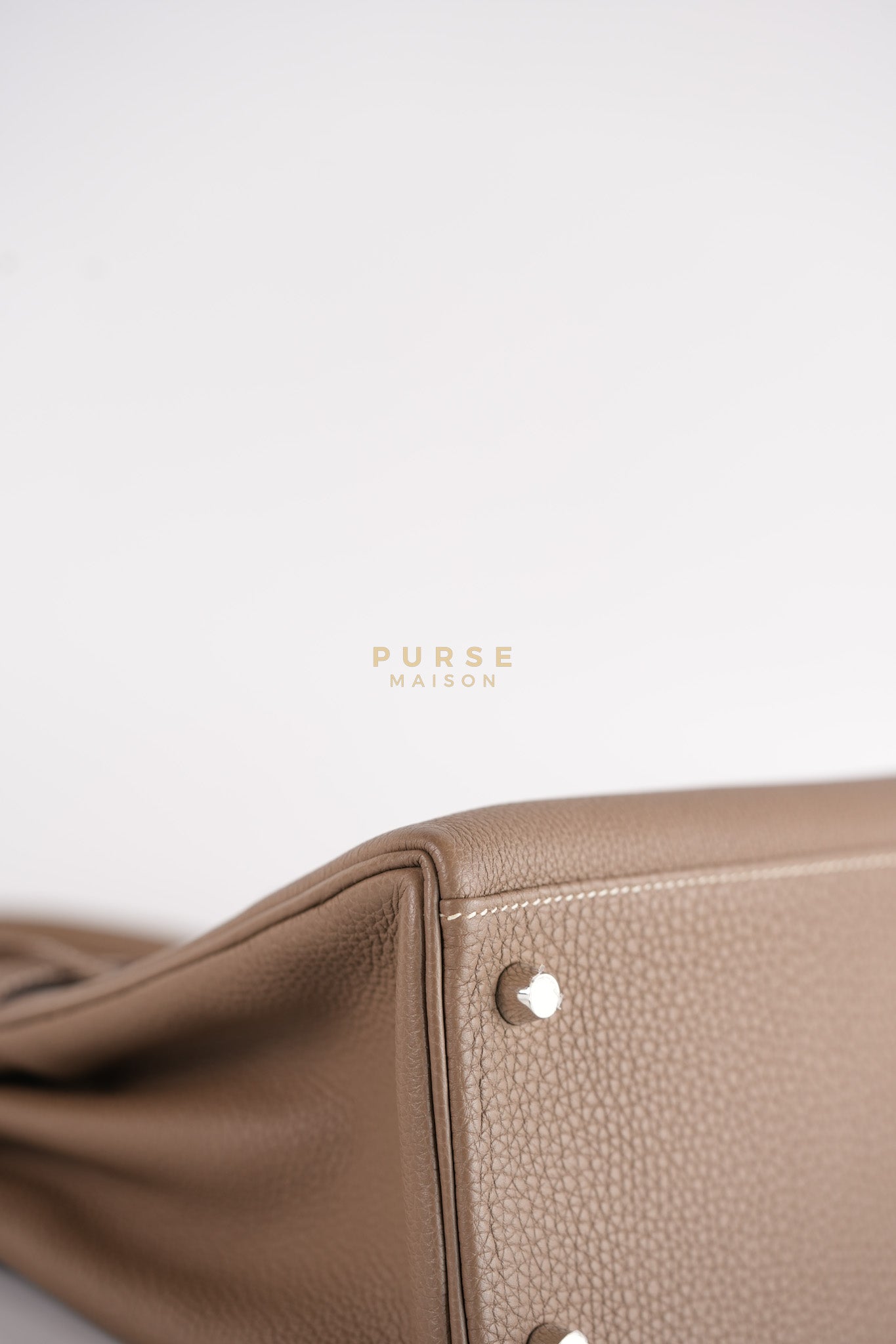 Kelly 28 in Etoupe Togo Leather & Palladium Hardware Stamp D(2019) | Purse Maison Luxury Bags Shop