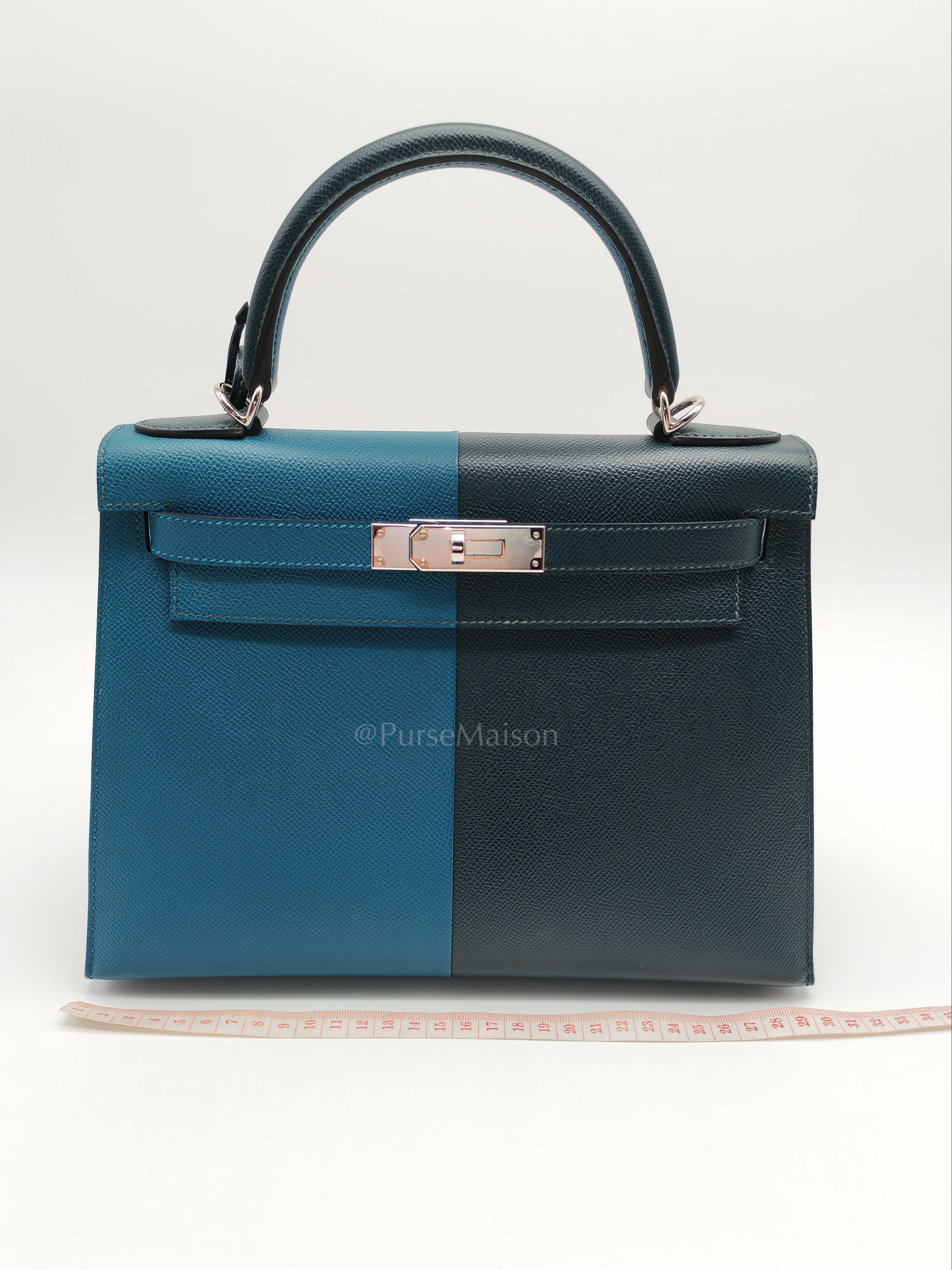 Kelly 28 Sellier Casaque Tri-color Vert Cypress/ Vert Bosphore/Gold Epsom Leather and Palladium Hardware Stamp B (2023) | Purse Maison Luxury Bags Shop