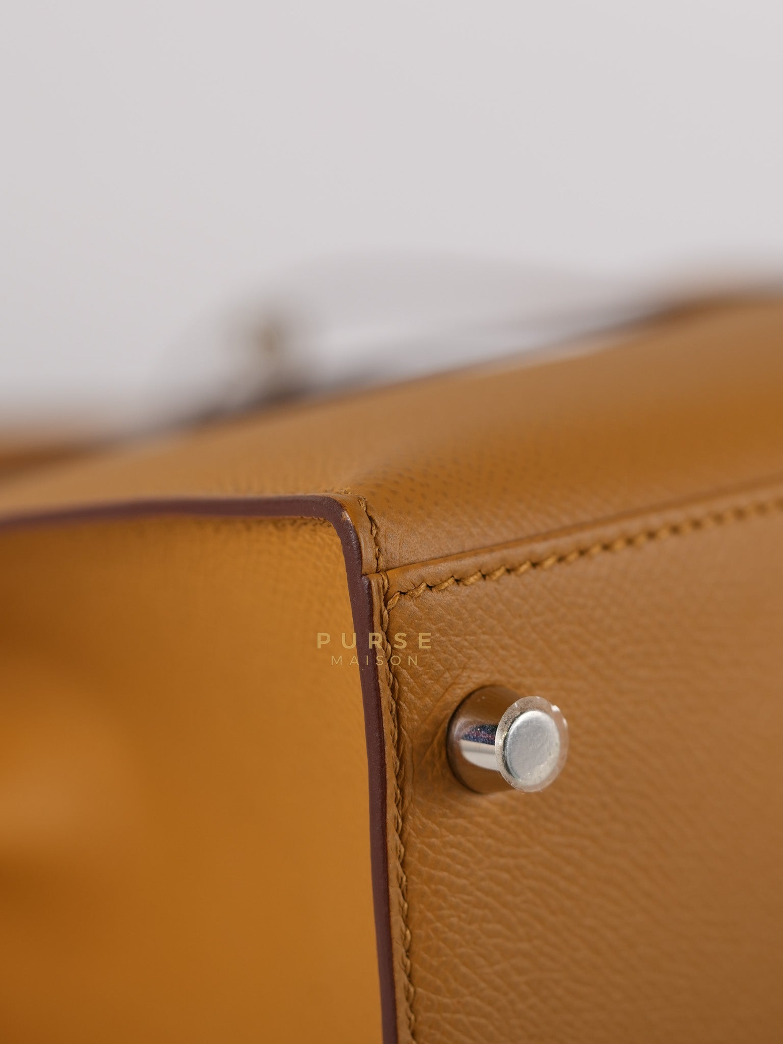 Kelly 28 Sellier in Sesame Epsom Leather Palladium Hardware Stamp Y (2020) | Purse Maison Luxury Bags Shop