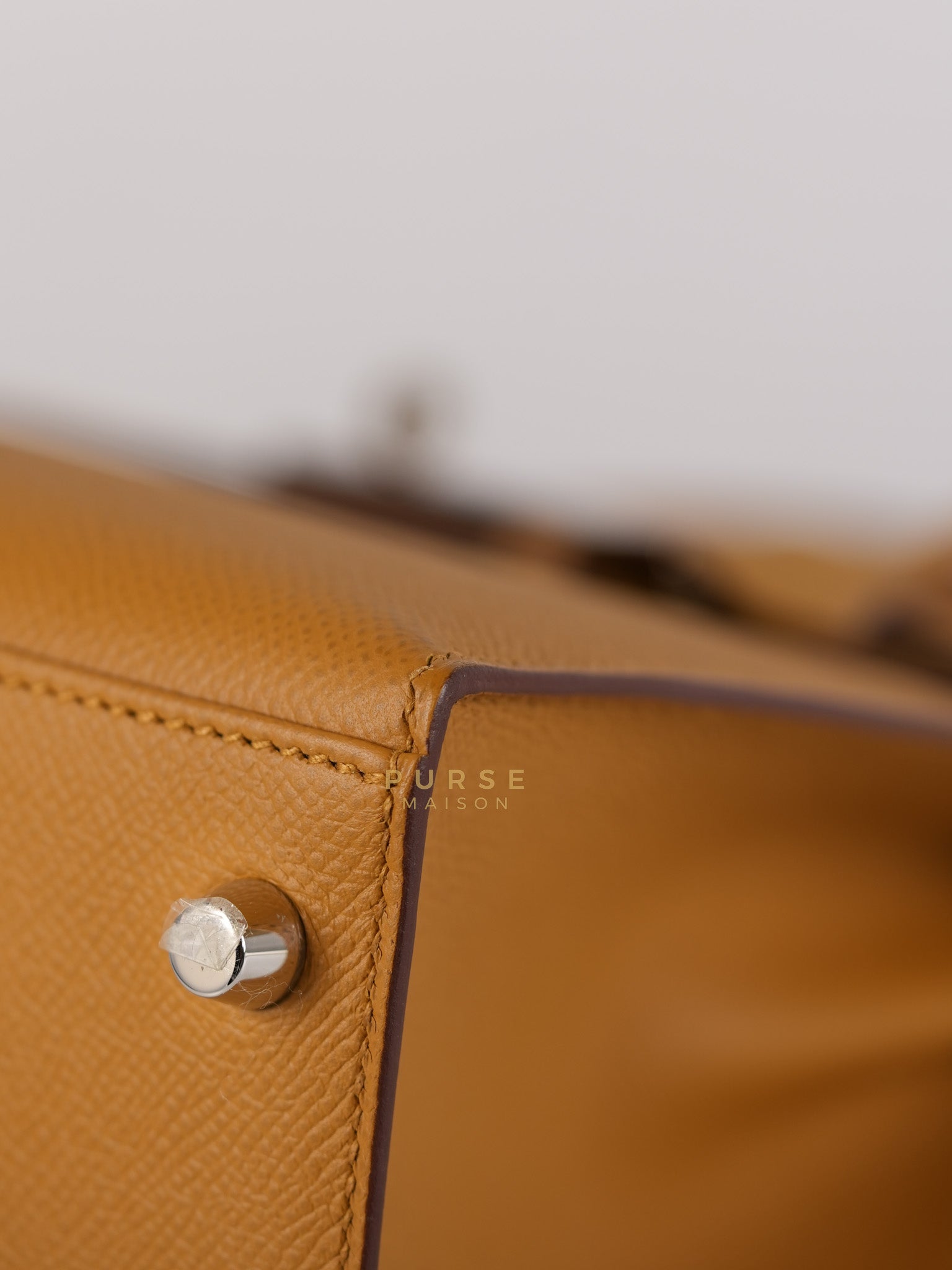 Kelly 28 Sellier in Sesame Epsom Leather Palladium Hardware Stamp Y (2020) | Purse Maison Luxury Bags Shop