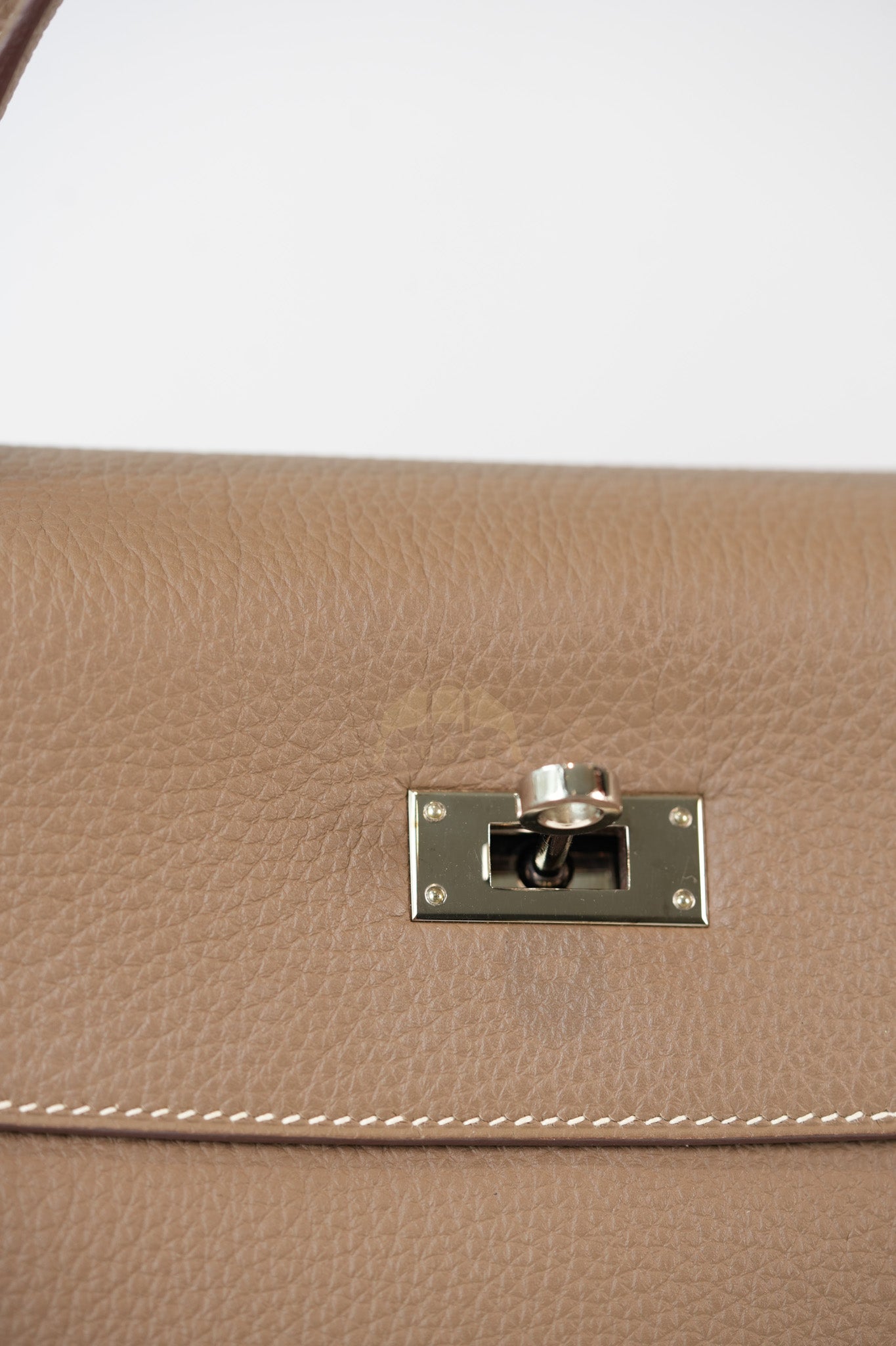 Kelly 32 Etoupe in Togo Leather and Palladium Hardware Stamp Square Q (2013) | Purse Maison Luxury Bags Shop