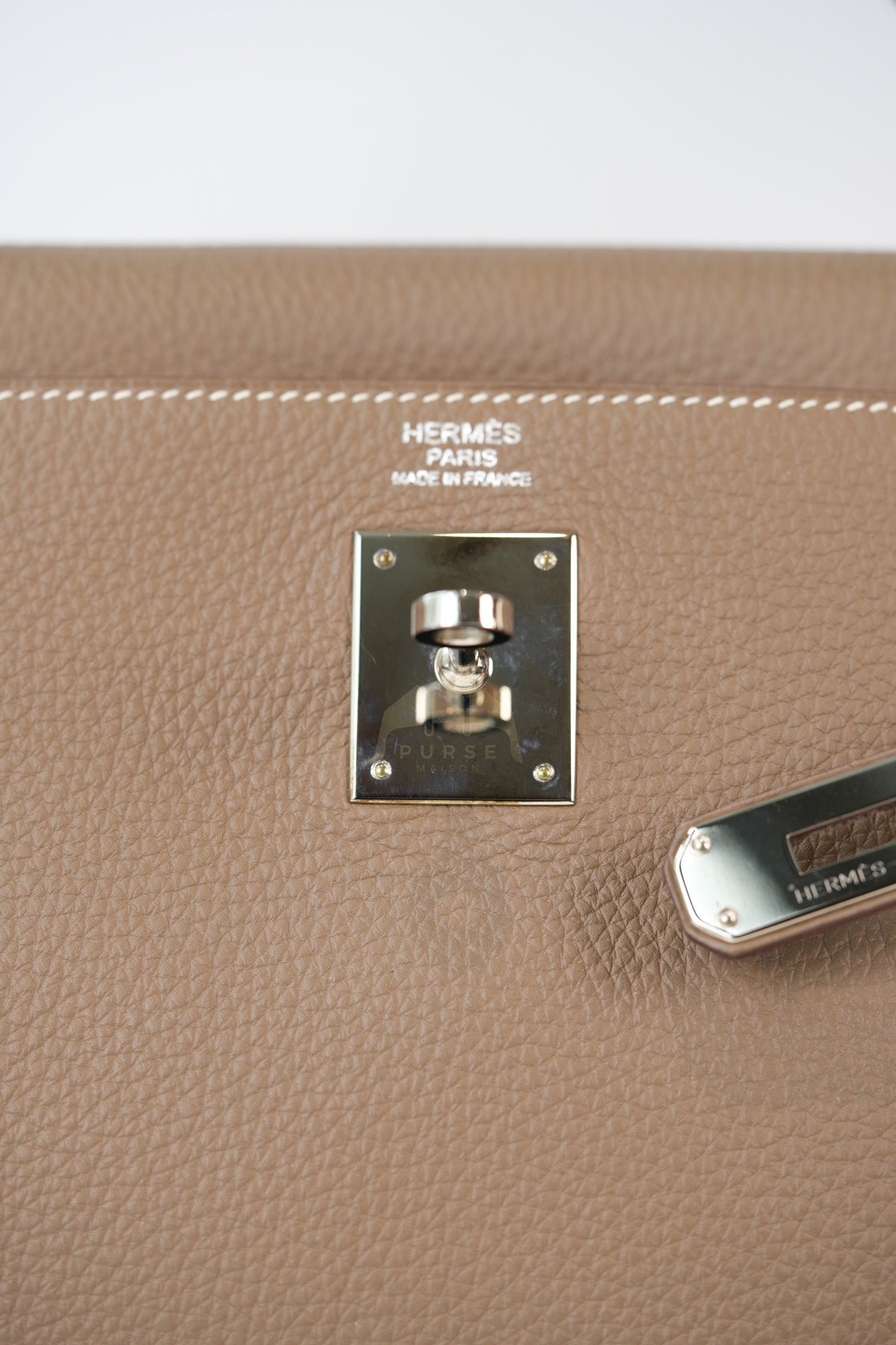 Kelly 32 Etoupe in Togo Leather and Palladium Hardware Stamp Square Q (2013) | Purse Maison Luxury Bags Shop