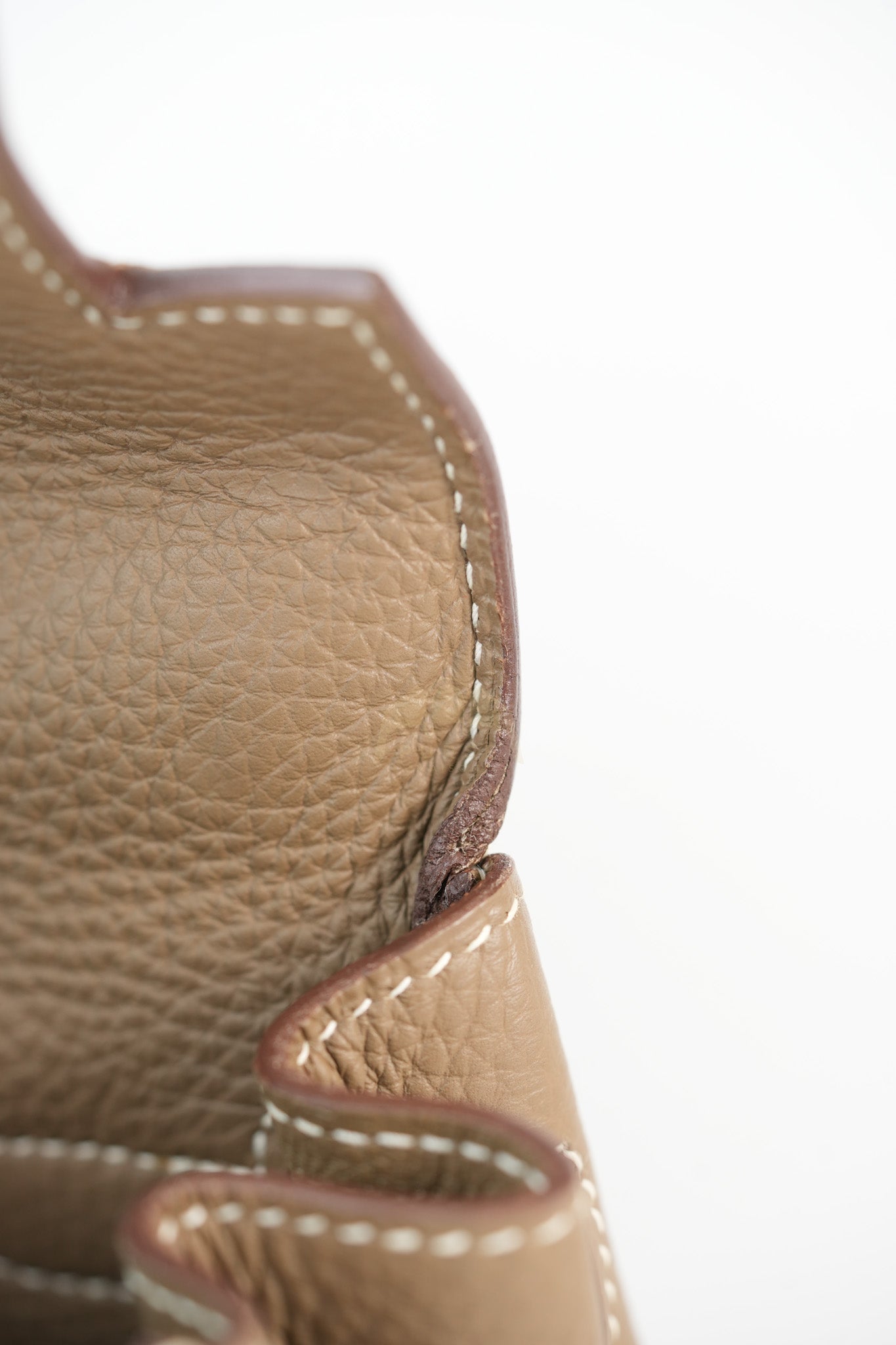 Kelly 32 Etoupe in Togo Leather and Palladium Hardware Stamp Square Q (2013) | Purse Maison Luxury Bags Shop