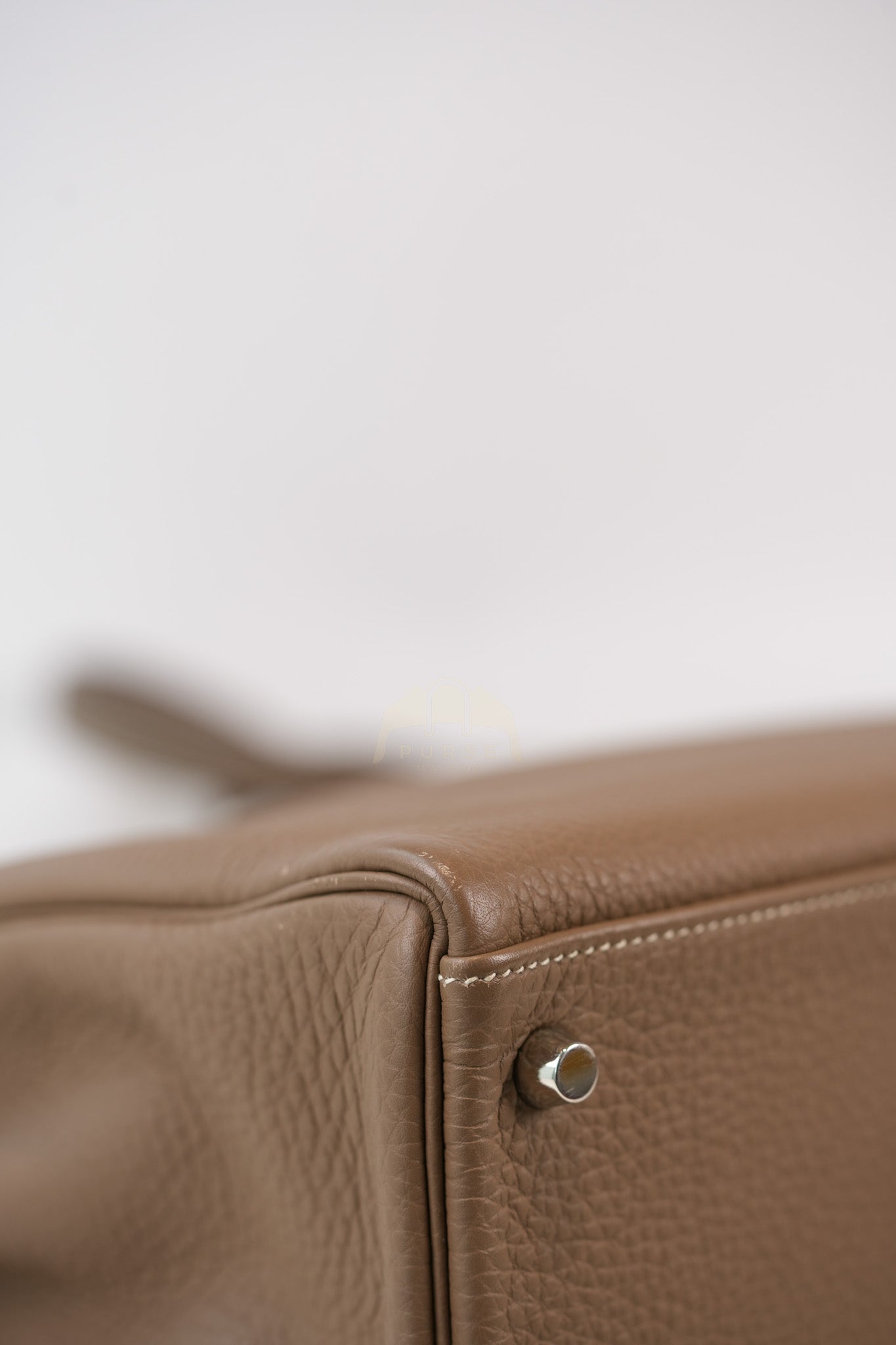 Kelly 32 Etoupe in Togo Leather and Palladium Hardware Stamp Square Q (2013) | Purse Maison Luxury Bags Shop