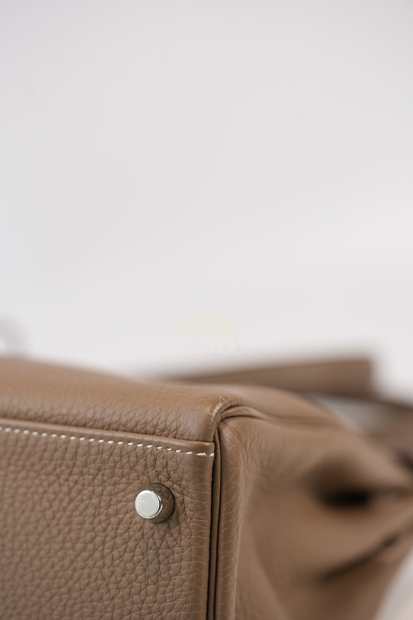 Kelly 32 Etoupe in Togo Leather and Palladium Hardware Stamp Square Q (2013) | Purse Maison Luxury Bags Shop