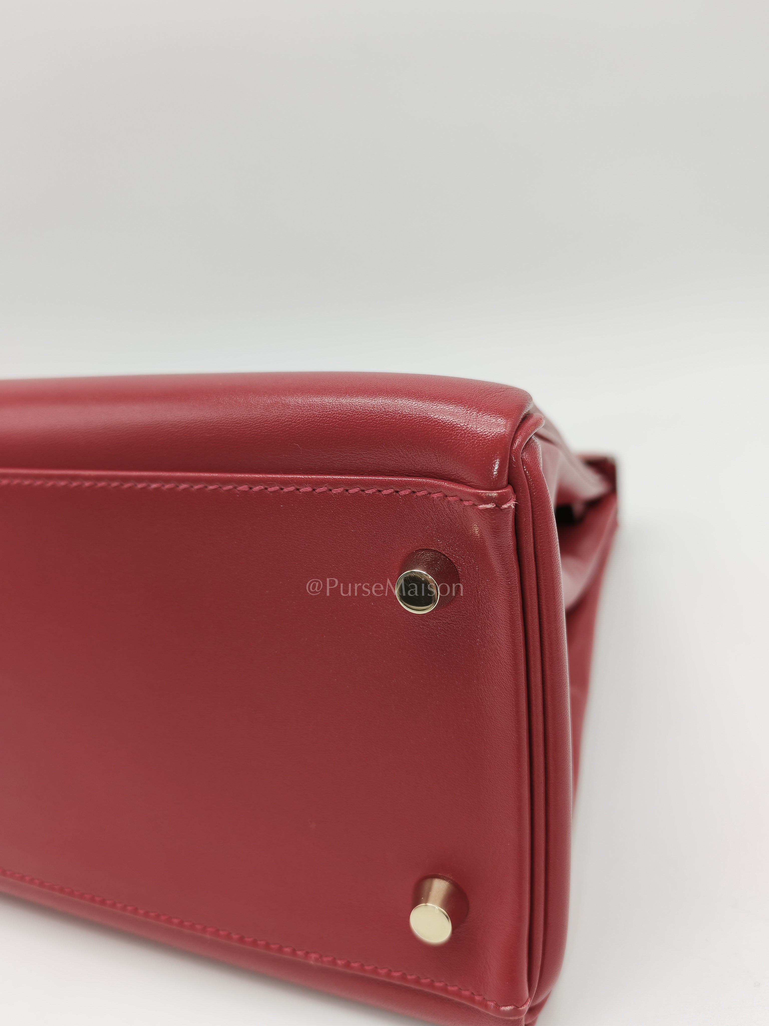 Kelly 32 Retourne in Rouge Vif Tadelakt Leather and Gold Hardware Stamp X (2016) | Purse Maison Luxury Bags Shop