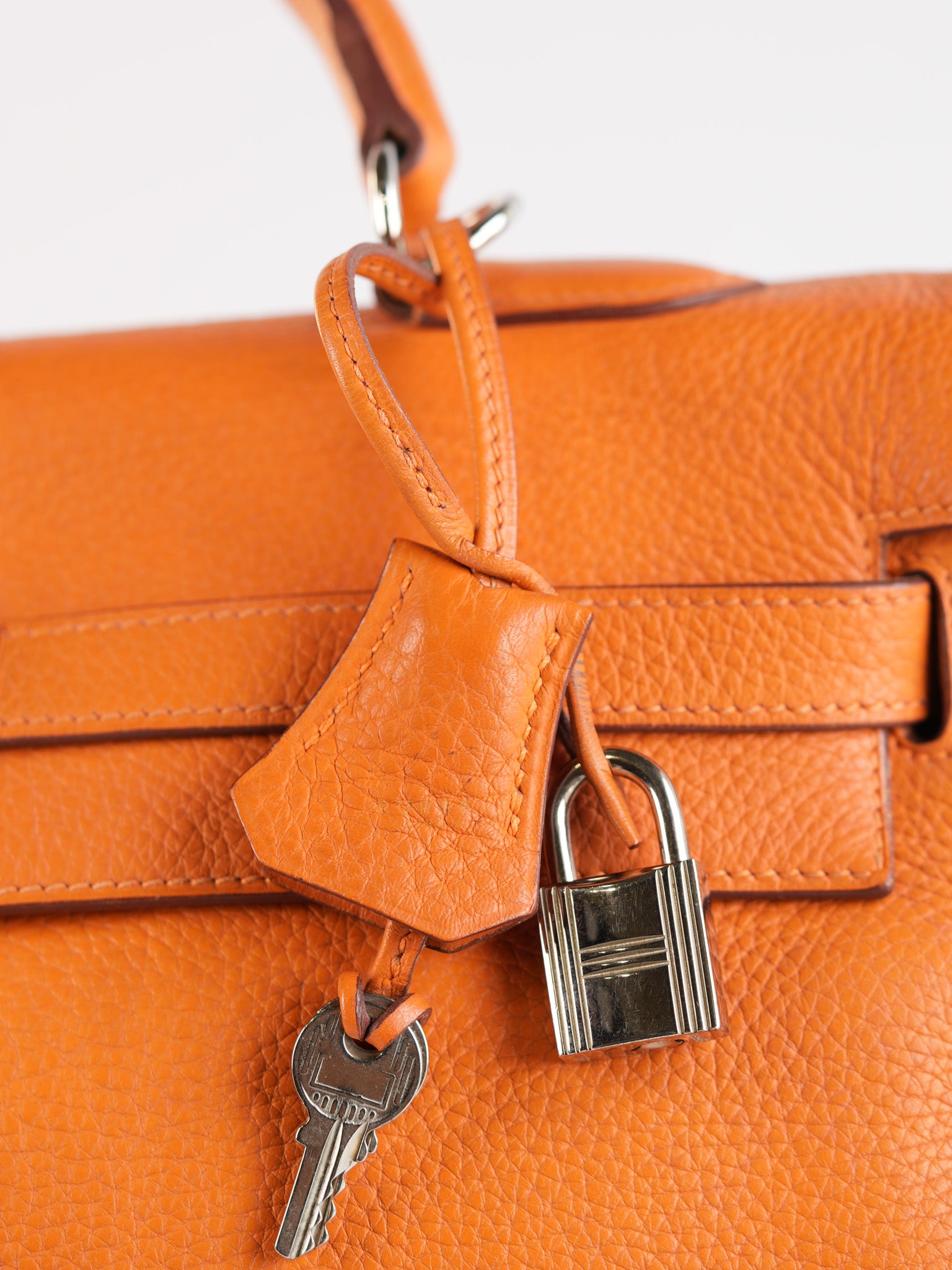 Kelly 32 Orange Clemence Leather Stamp F(2022) | Purse Maison Luxury Bags Shop
