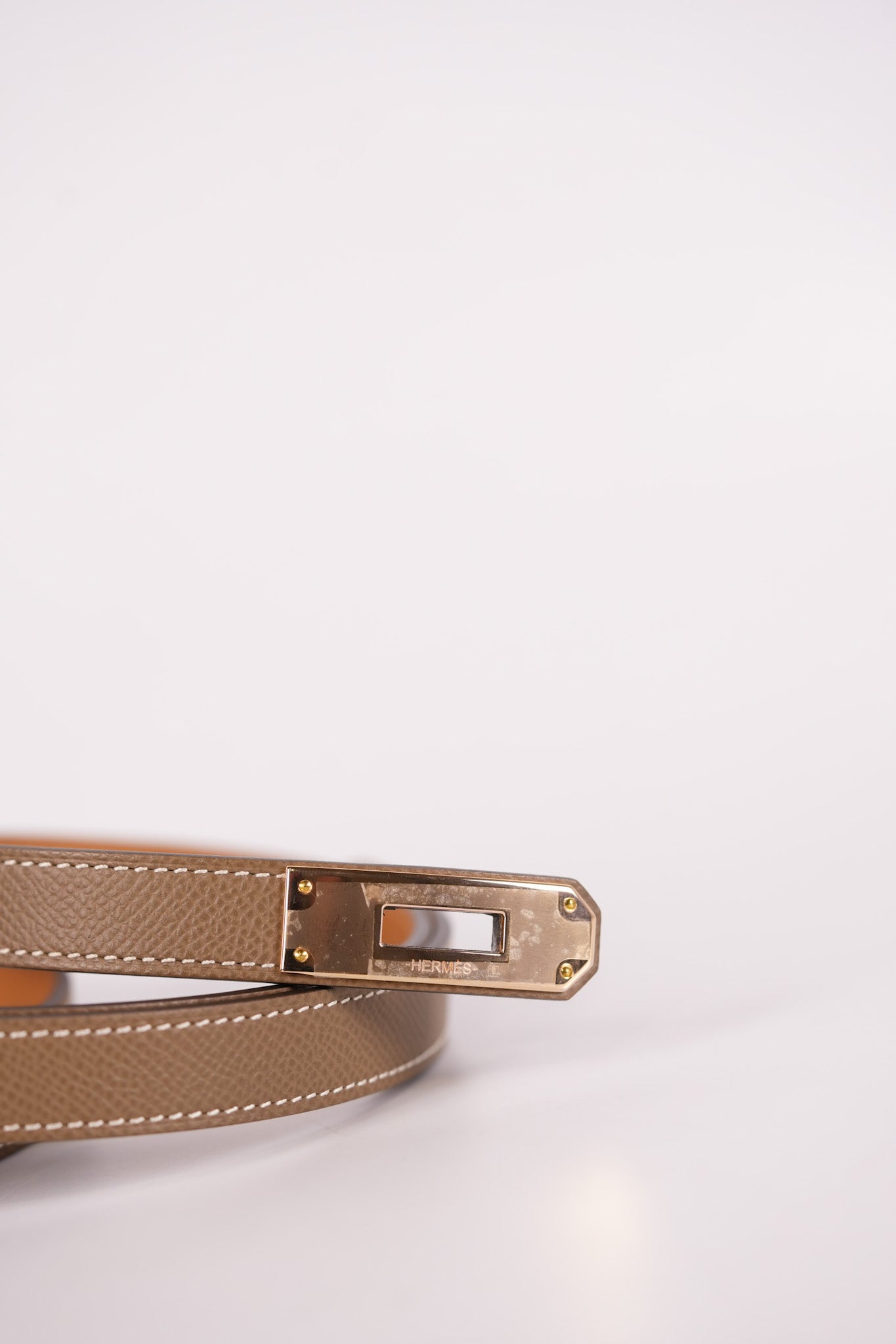 Kelly Belt Etoupe in Epsom Leather and Rose Gold Hardware Stamp B (2023) | Purse Maison Luxury Bags Shop