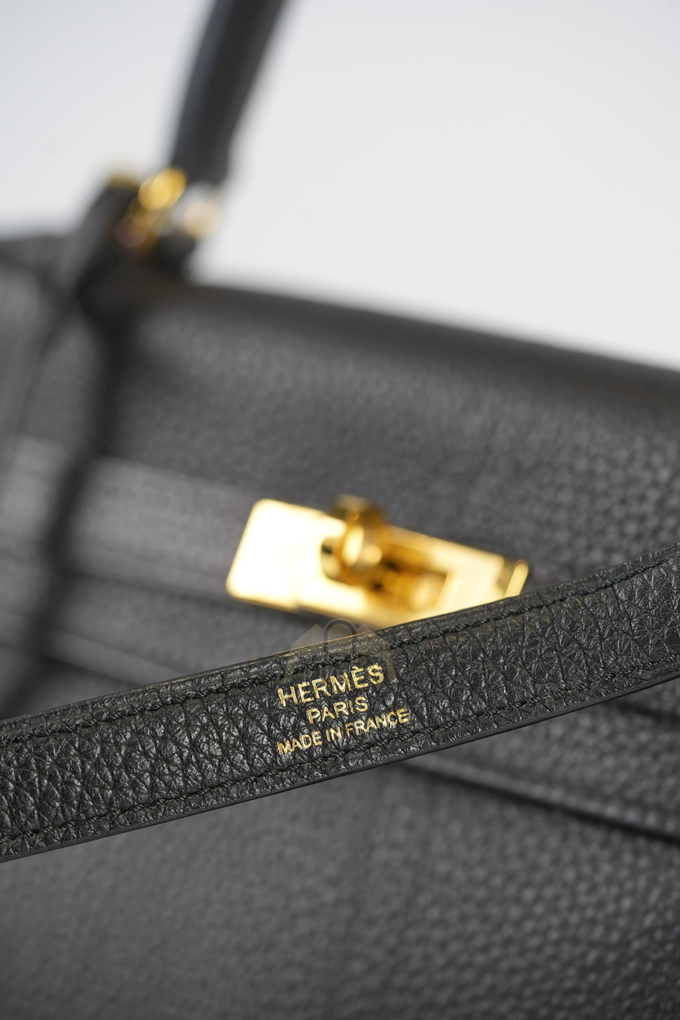 Kelly II 25 Retourne in Noir Togo Leather & Gold Hardware Stamp Y(2020) | Purse Maison Luxury Bags Shop