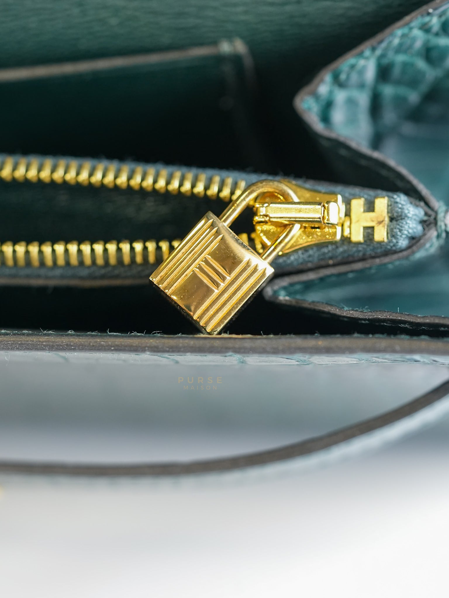 Kelly To Go Alligator Gold Hardware Stamp U | Purse Maison Luxury Bags Shop