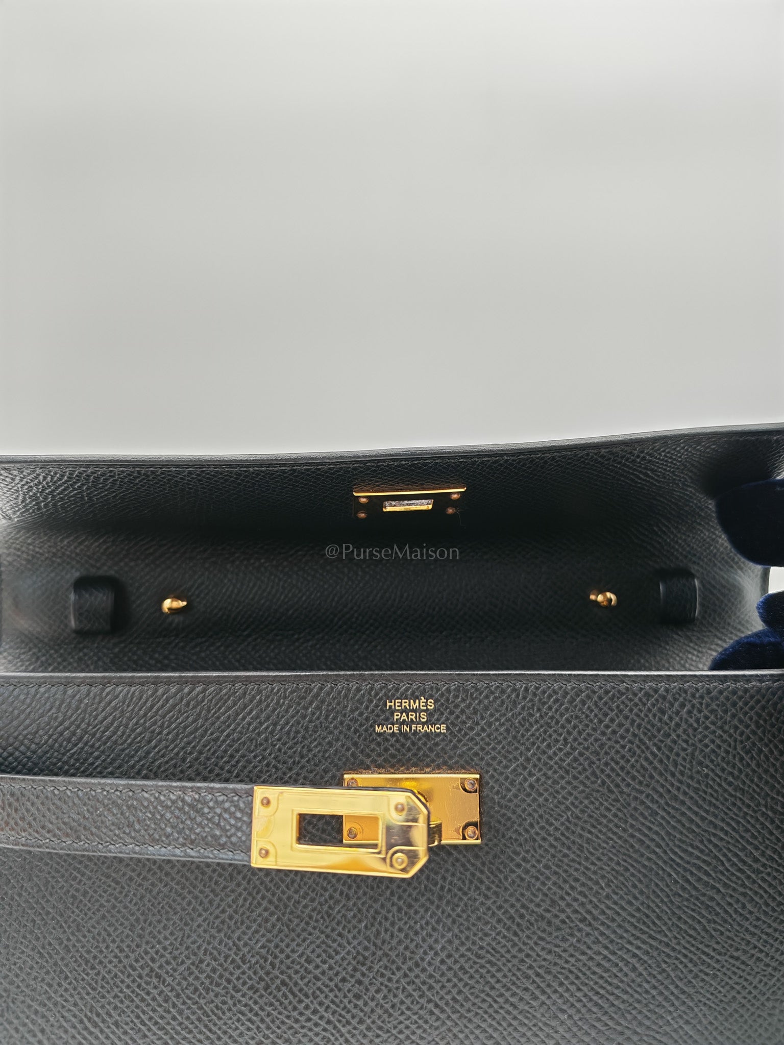 Kelly To Go Black in Epsom Leather and Gold Hardware Stamp Y (2020) | Purse Maison Luxury Bags Shop