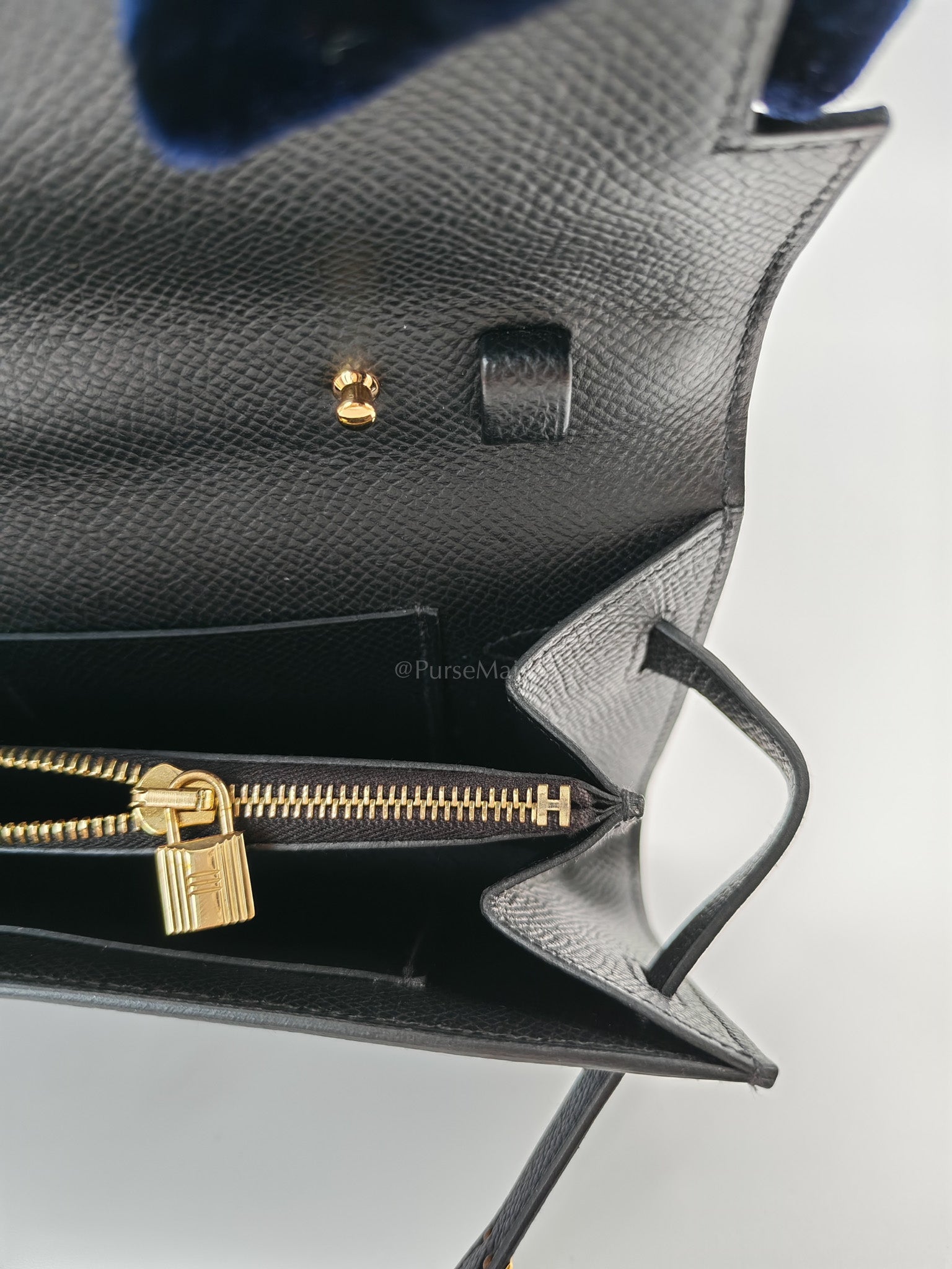 Kelly To Go Black in Epsom Leather and Gold Hardware Stamp Y (2020) | Purse Maison Luxury Bags Shop