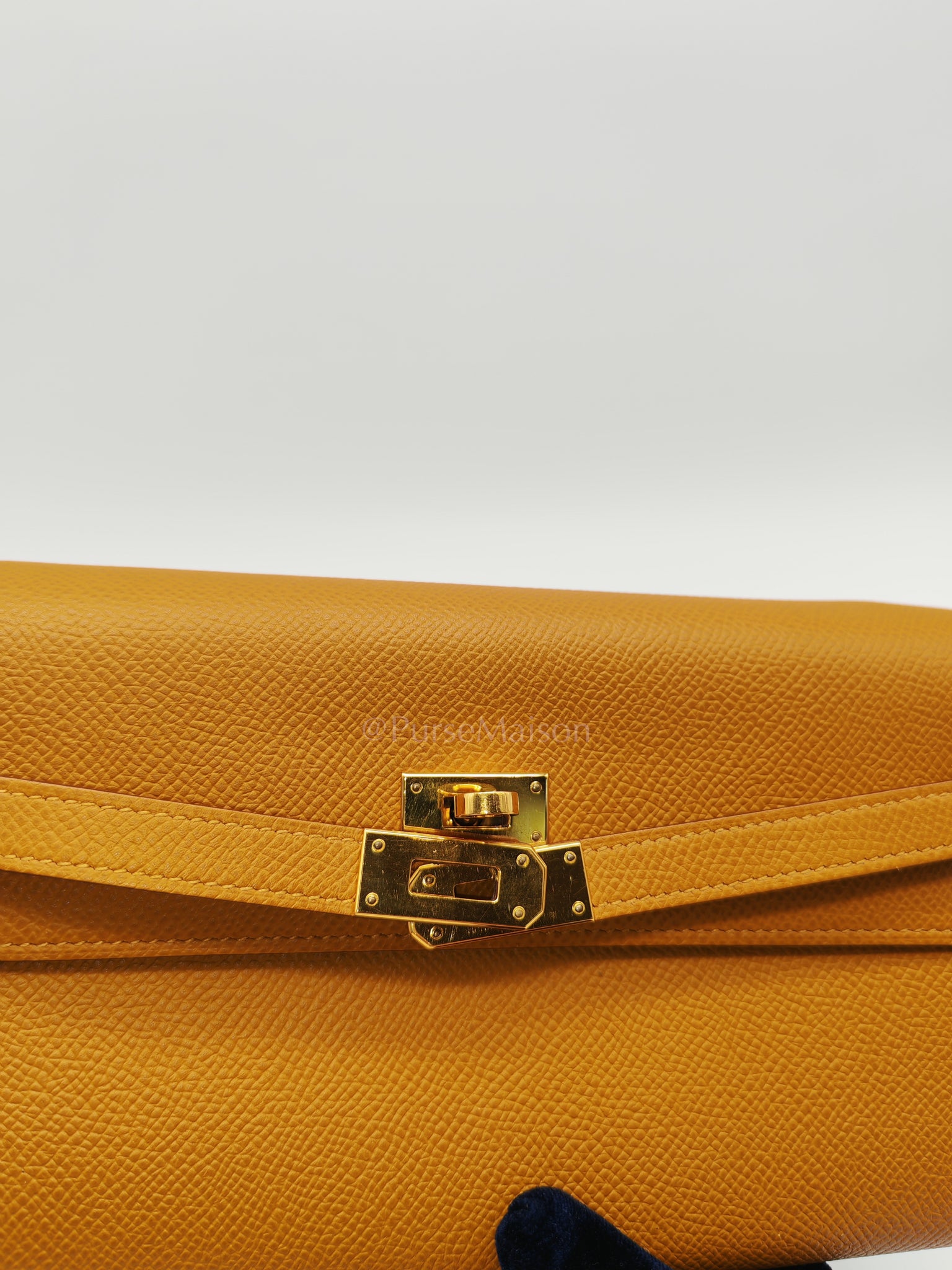 Kelly To Go Sesame in Epsom Leather and Gold Hardware Stamp Y (2020) | Purse Maison Luxury Bags Shop