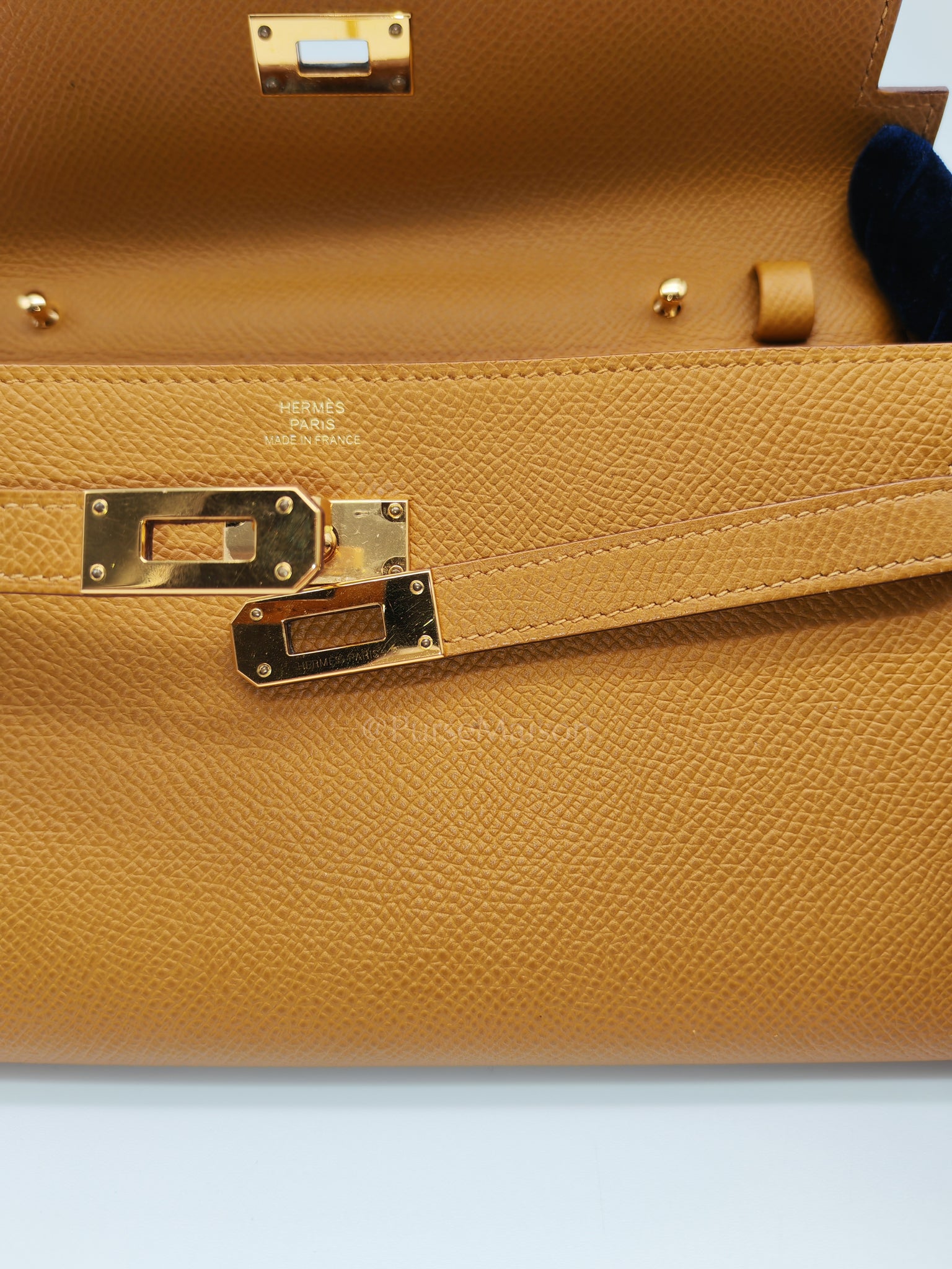 Kelly To Go Sesame in Epsom Leather and Gold Hardware Stamp Y (2020) | Purse Maison Luxury Bags Shop
