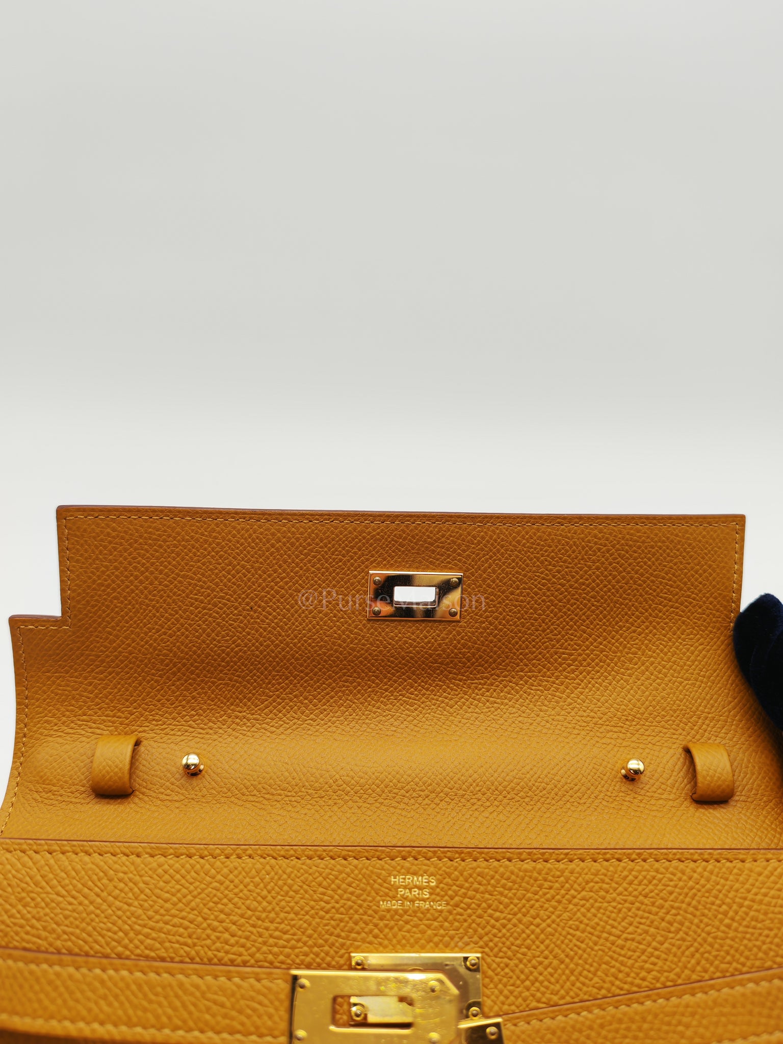 Kelly To Go Sesame in Epsom Leather and Gold Hardware Stamp Y (2020) | Purse Maison Luxury Bags Shop