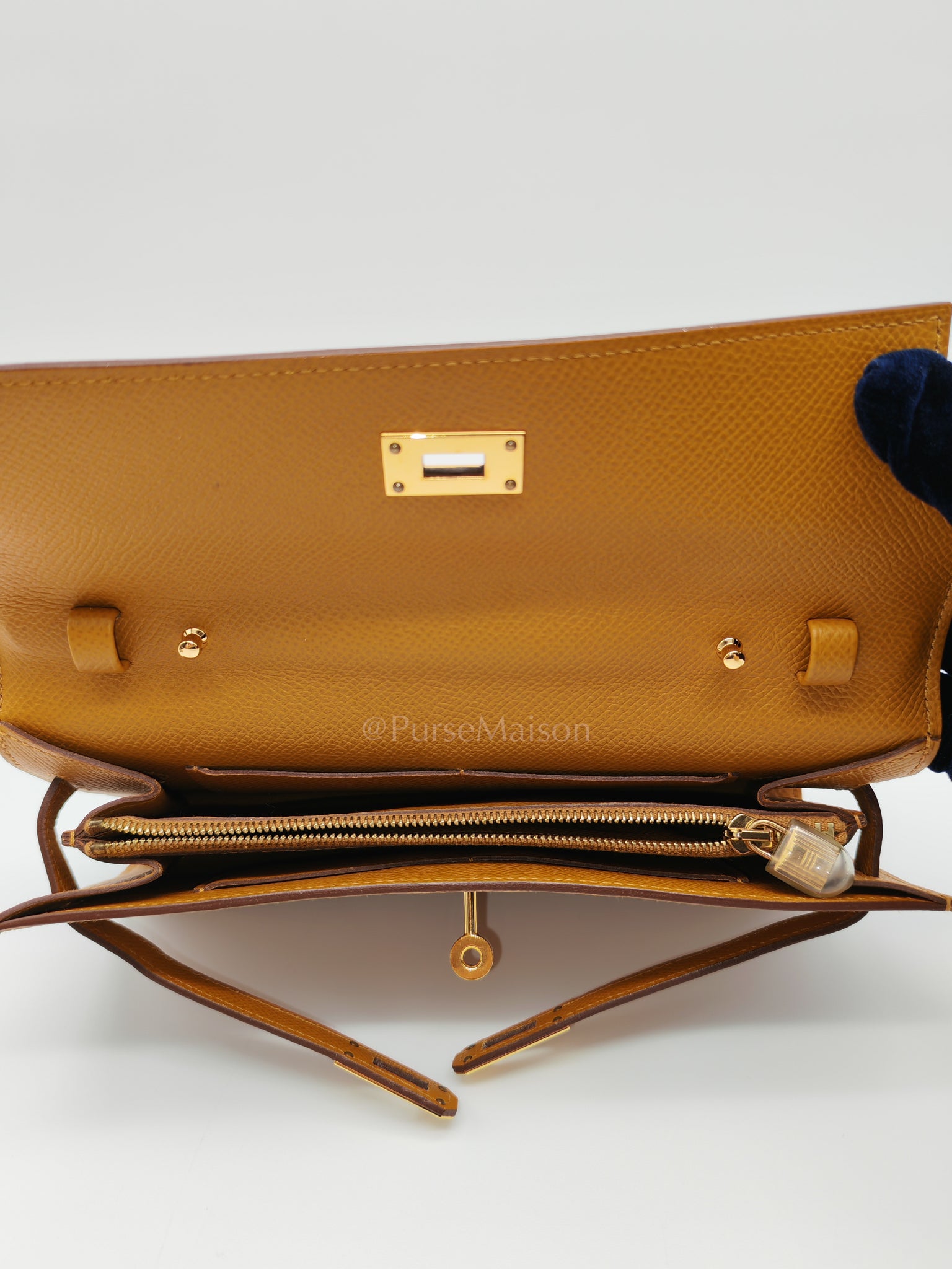 Kelly To Go Sesame in Epsom Leather and Gold Hardware Stamp Y (2020) | Purse Maison Luxury Bags Shop