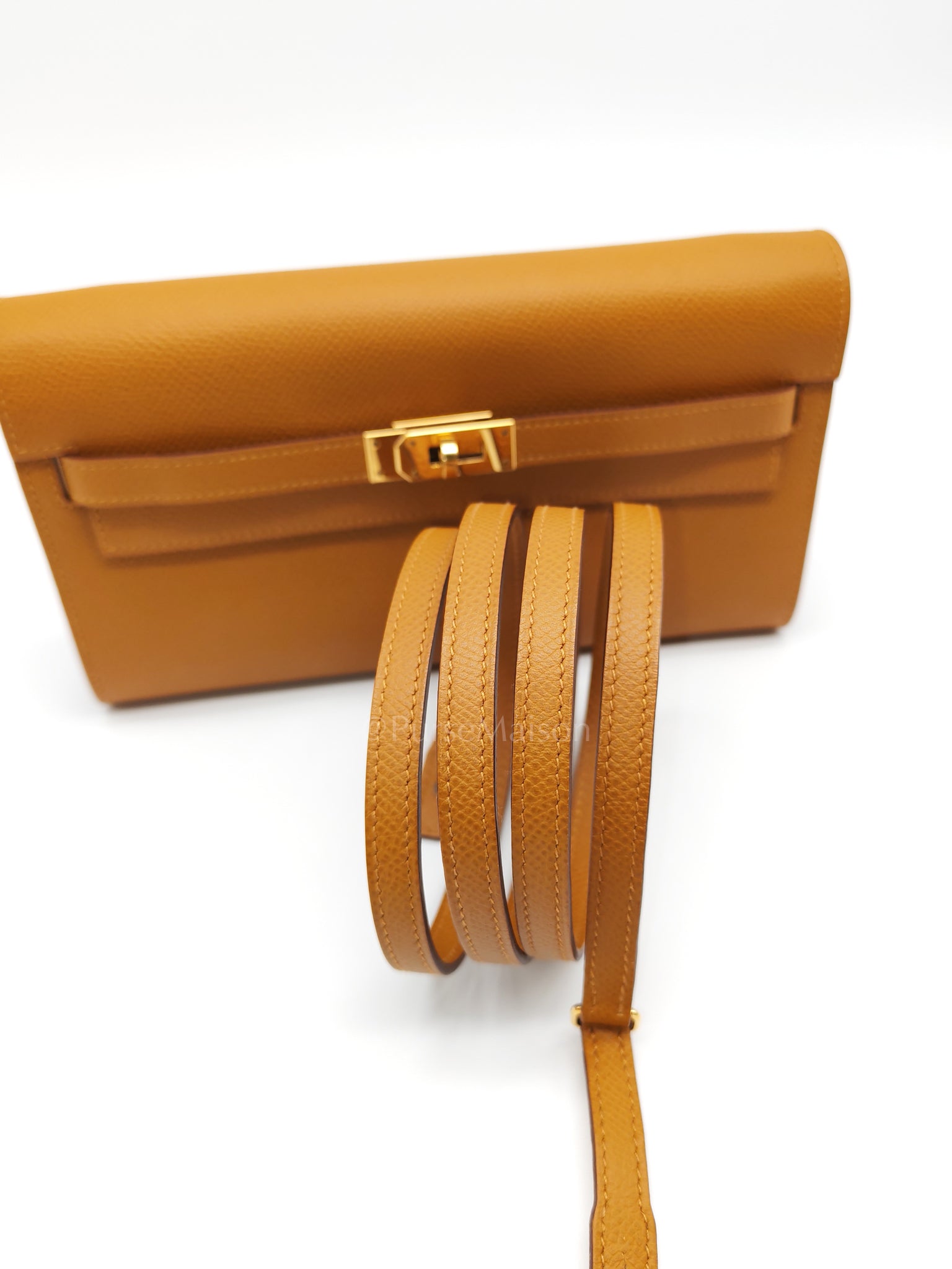 Kelly To Go Sesame in Epsom Leather and Gold Hardware Stamp Y (2020) | Purse Maison Luxury Bags Shop