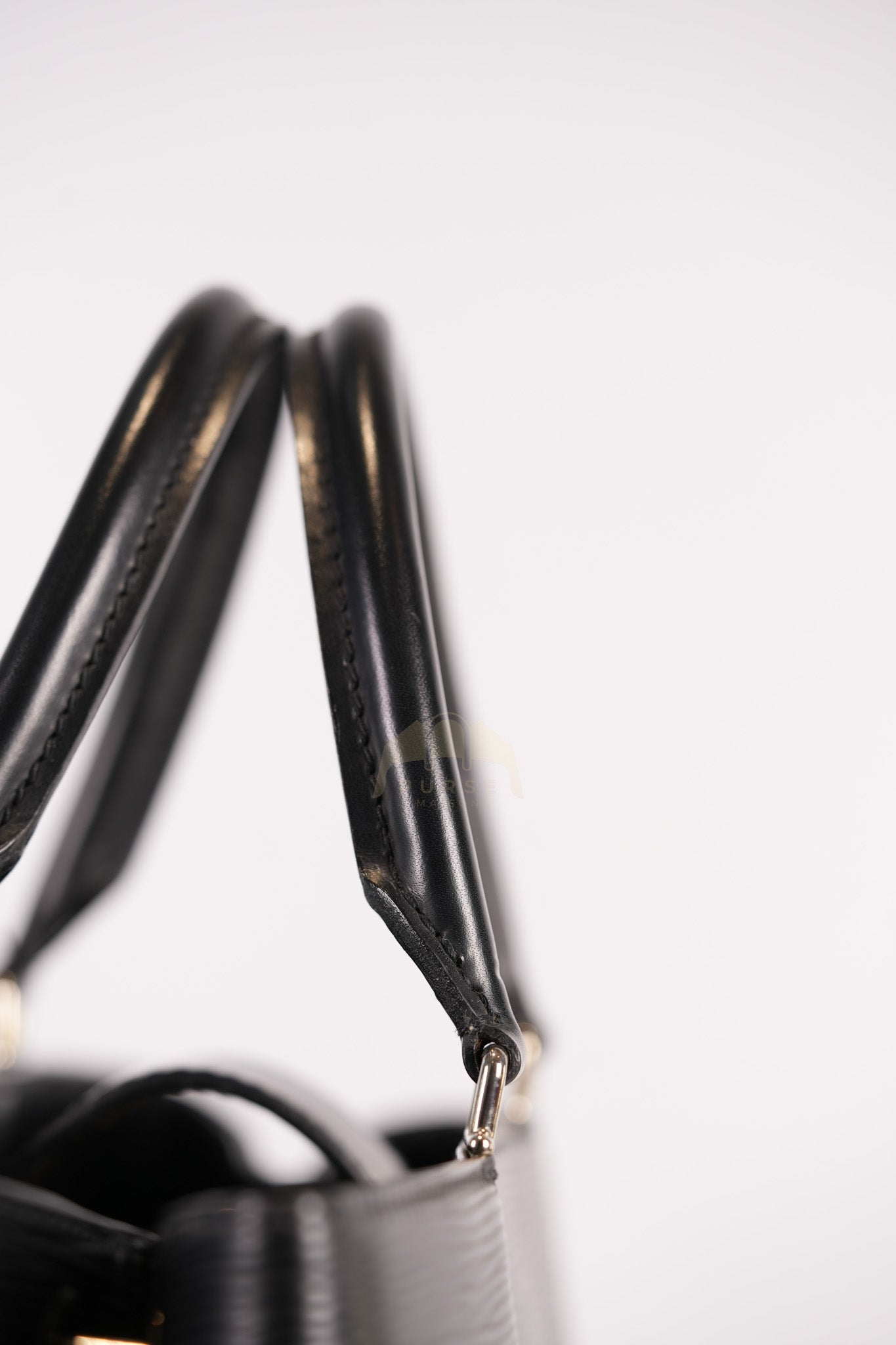 Kleber MM Bag in Black Epi Leather & Silver Hardware (Date Code: FO3106) | Purse Maison Luxury Bags Shop