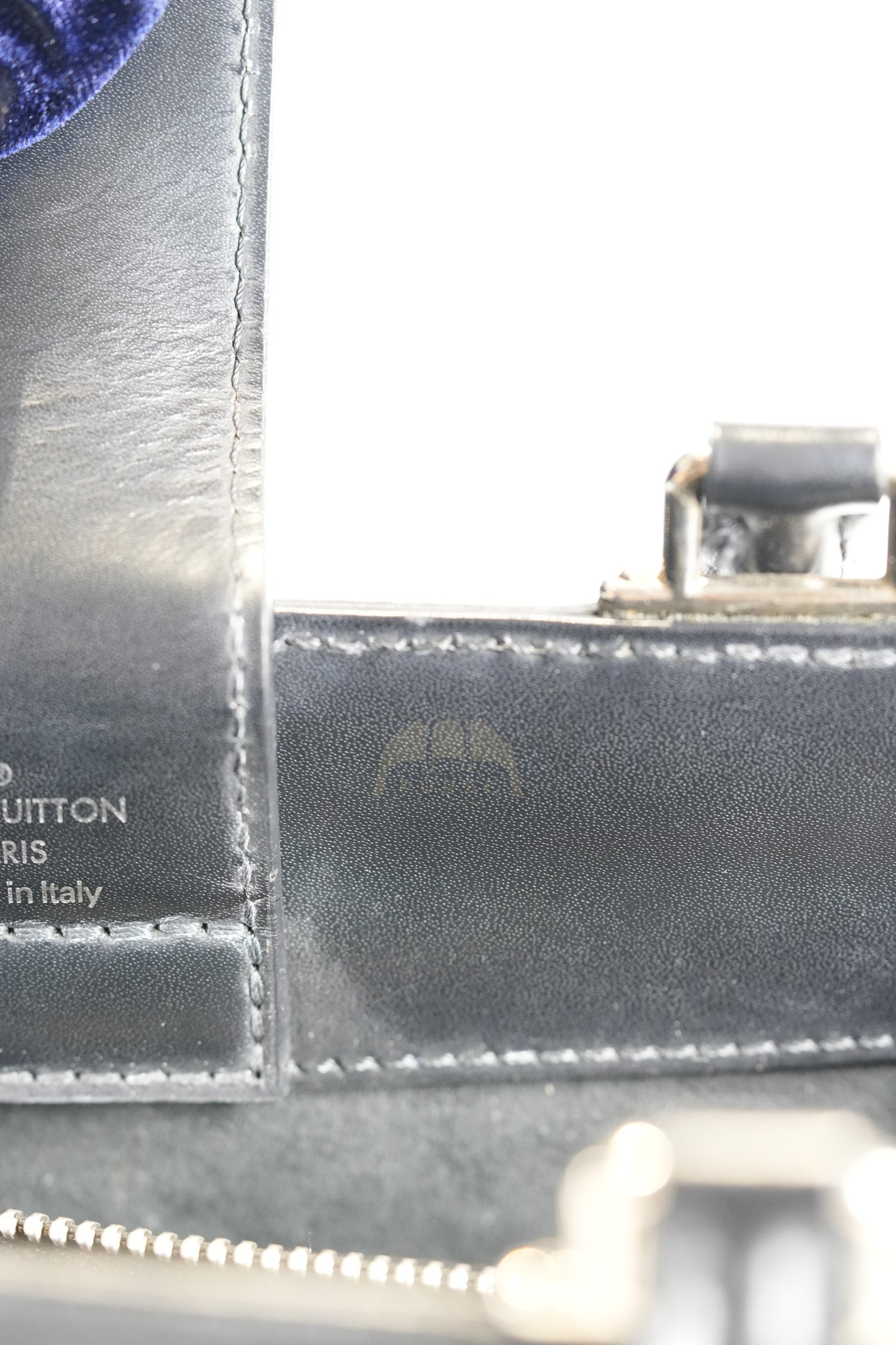 Kleber MM Bag in Black Epi Leather & Silver Hardware (Date Code: FO3106) | Purse Maison Luxury Bags Shop