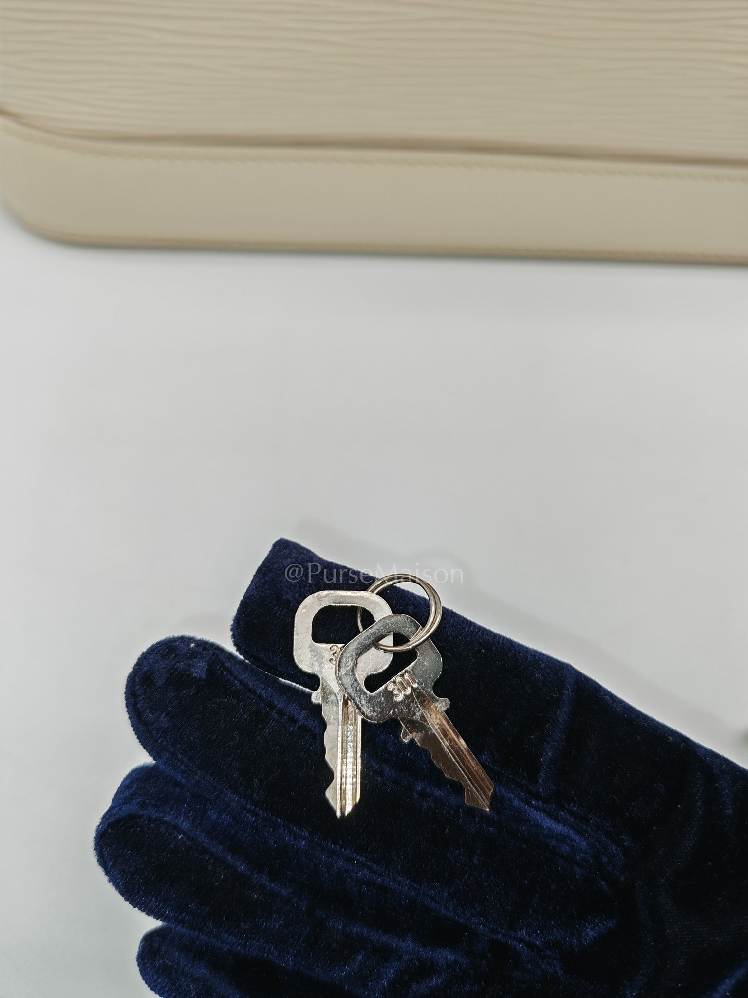 Alma PM in Ivoire Epi Leather & Silver Hardware (Date Code: FL2047)