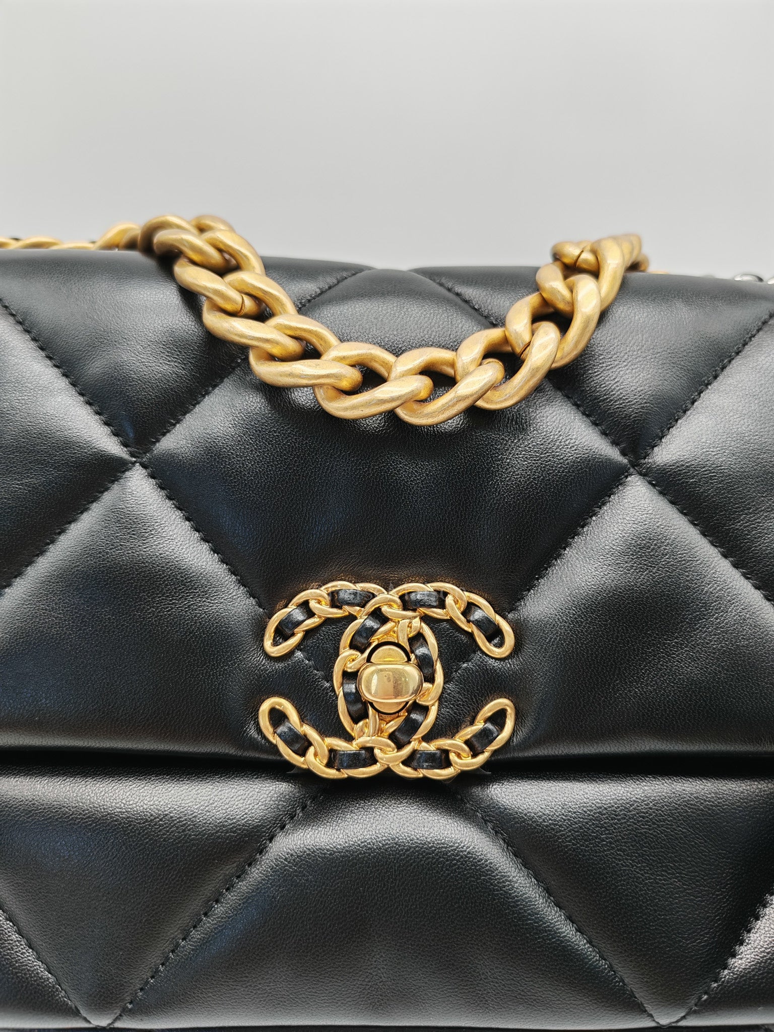 19 Small in Black Quilted Shiny Lambskin & Mix Hardware Microchip