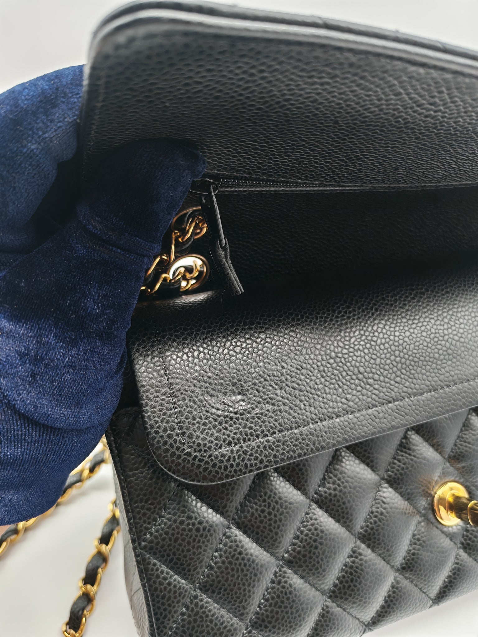 Classic Double Flap Medium in Black Caviar Leather and Gold Hardware (Microchip) | Purse Maison Luxury Bags Shop