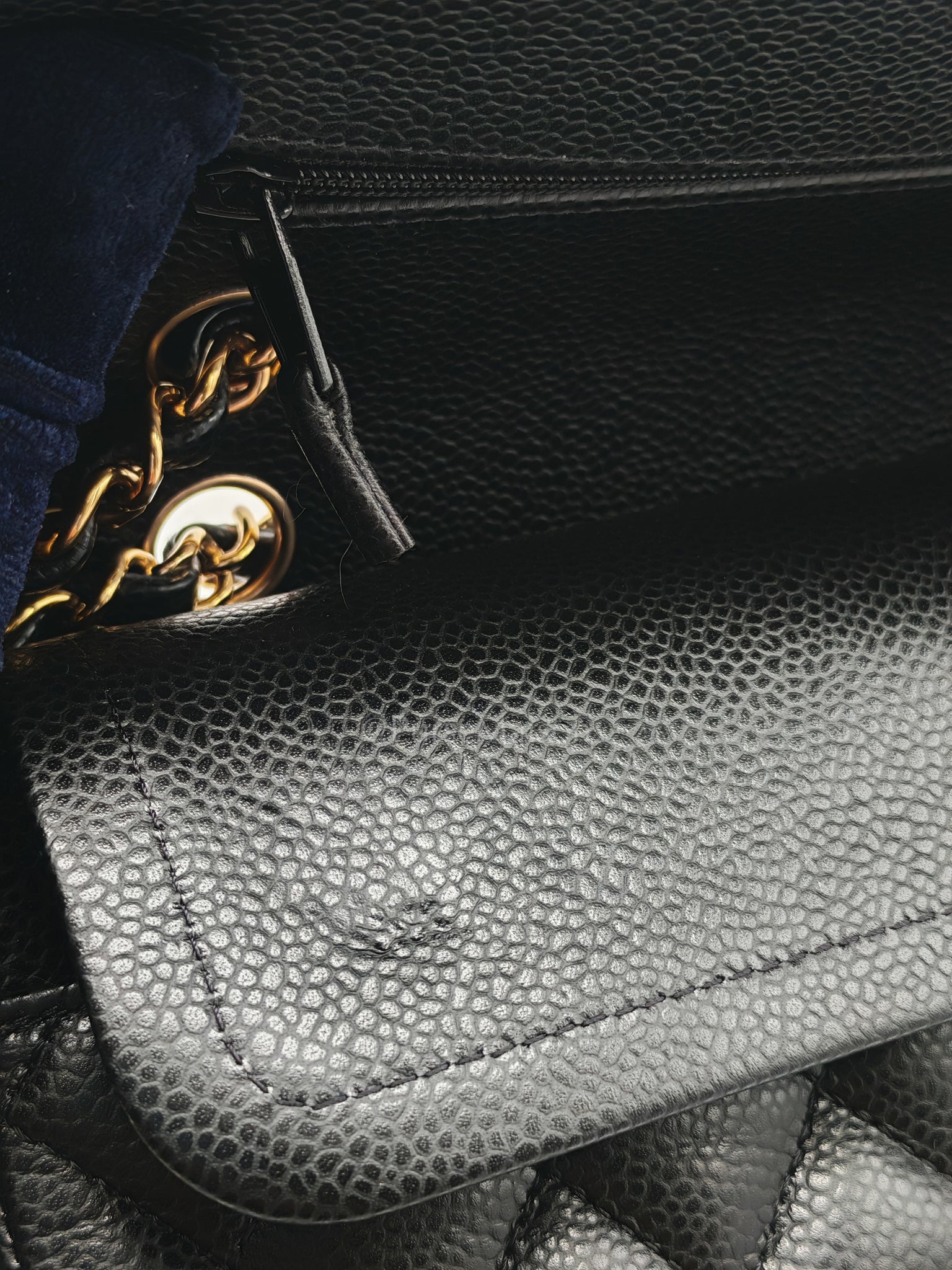 Classic Double Flap Medium in Black Caviar Leather and Gold Hardware (Microchip) | Purse Maison Luxury Bags Shop