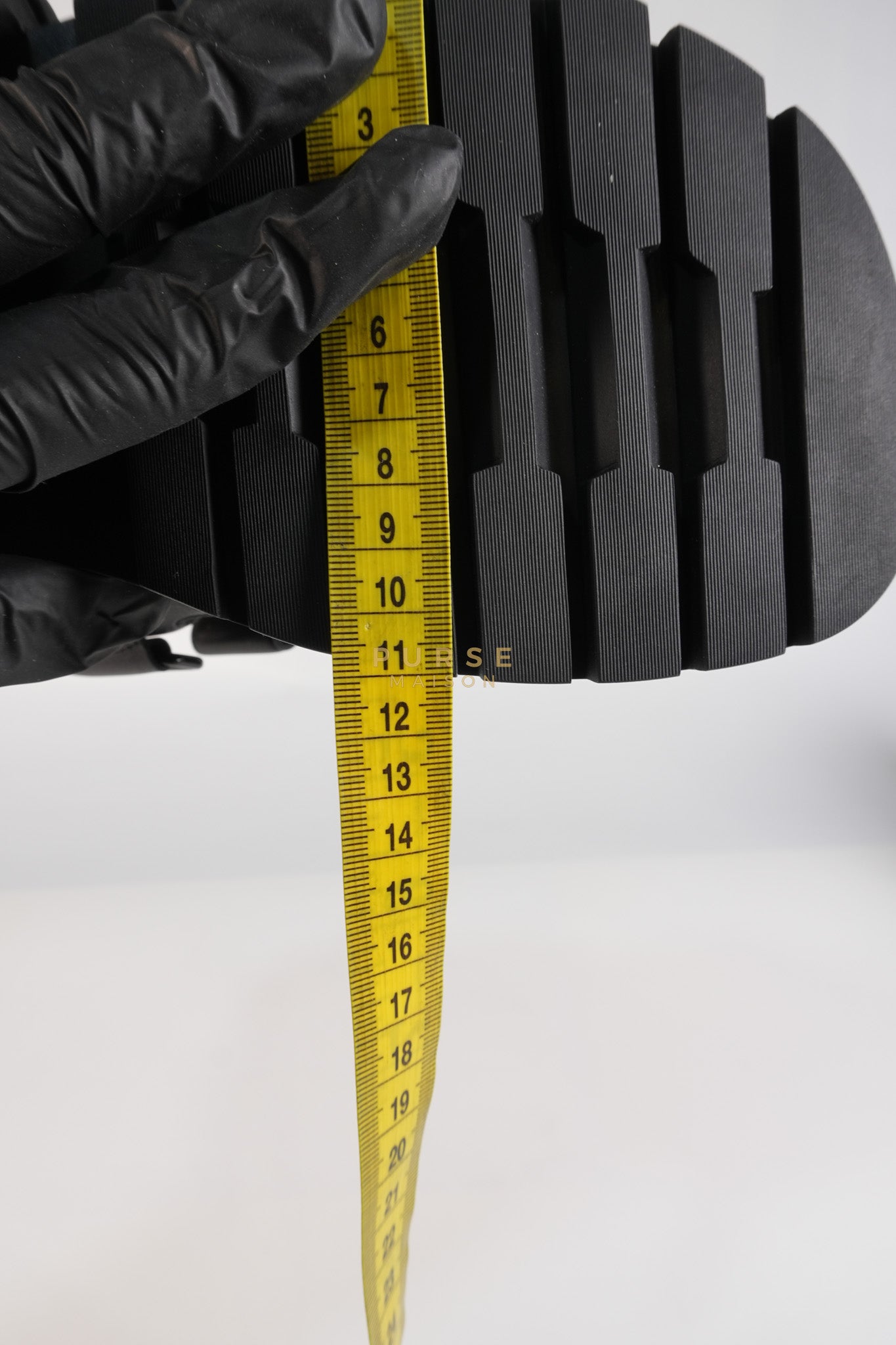 Leo Scratch Sandals in Black Size 39 EU (25cm) | Purse Maison Luxury Bags Shop