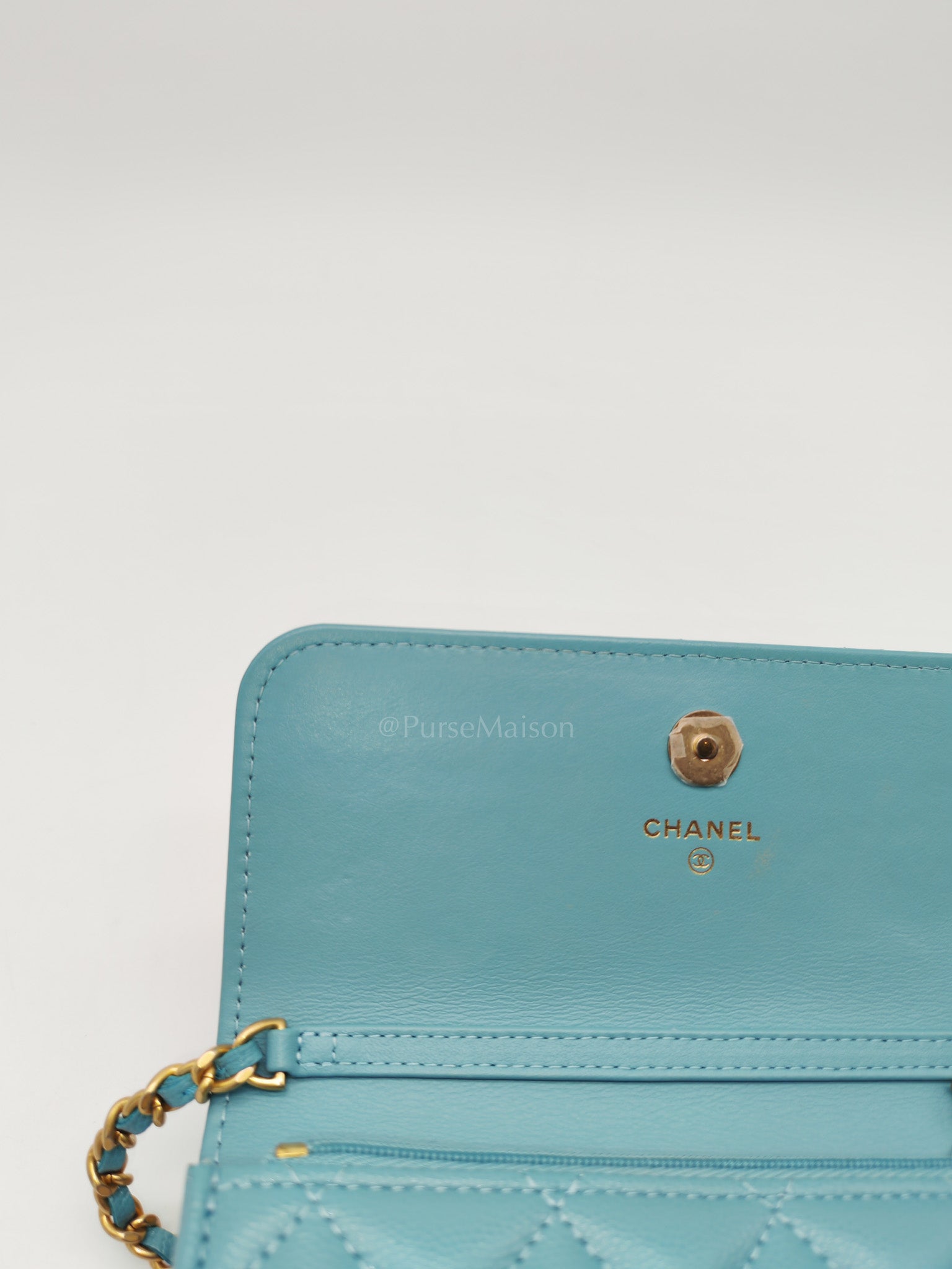 Charming Phone Holder with Chain in Teal Blue Caviar Leather & Gold Hardware (Microchip)