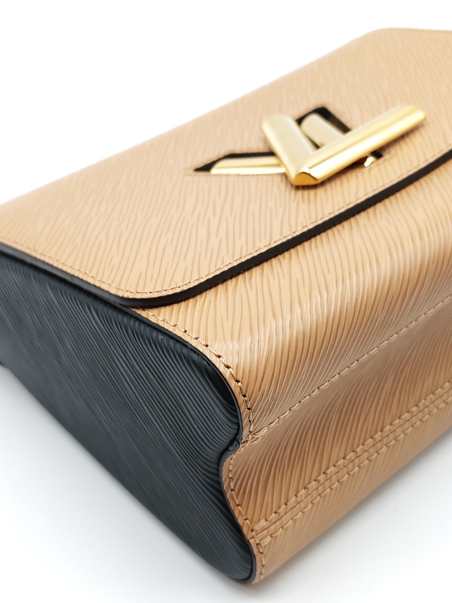 Twist MM Tri-color Epi Leather Crossbody Bag (Date Code: SR4149)
