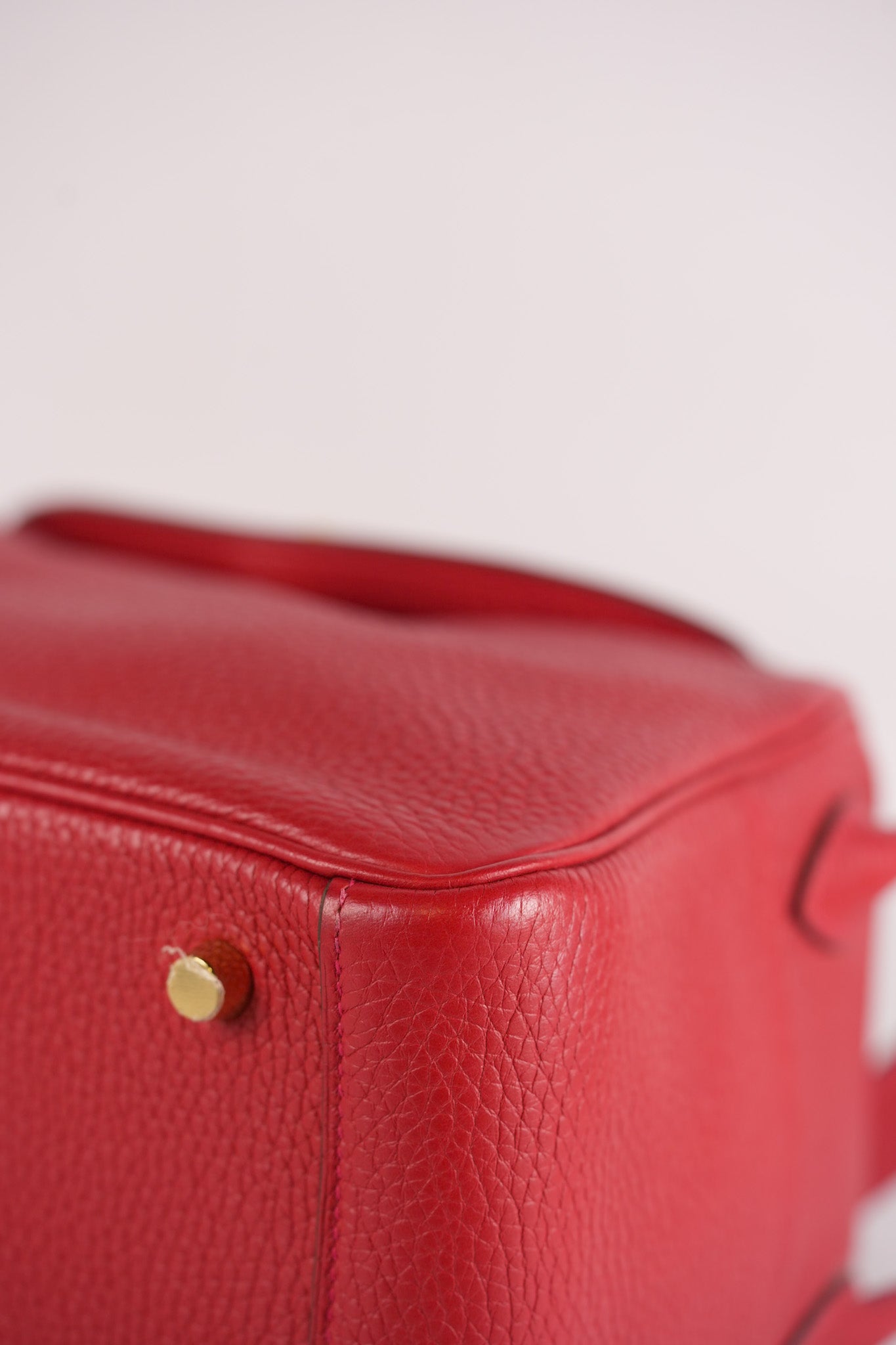 Lindy 26 in Red Clemence Leather and Gold Hardware Stamp C (2018) | Purse Maison Luxury Bags Shop