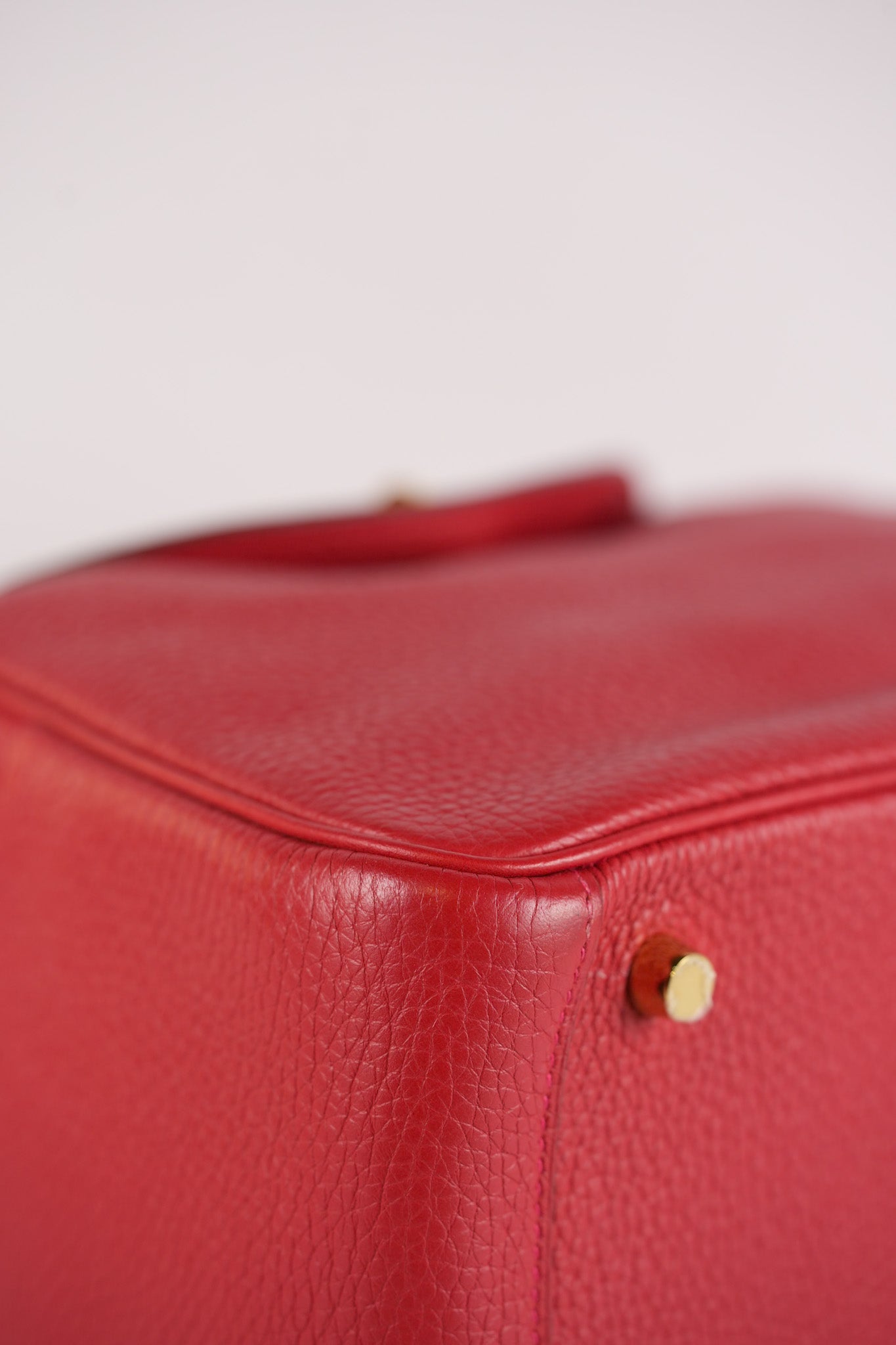 Lindy 26 in Red Clemence Leather and Gold Hardware Stamp C (2018) | Purse Maison Luxury Bags Shop