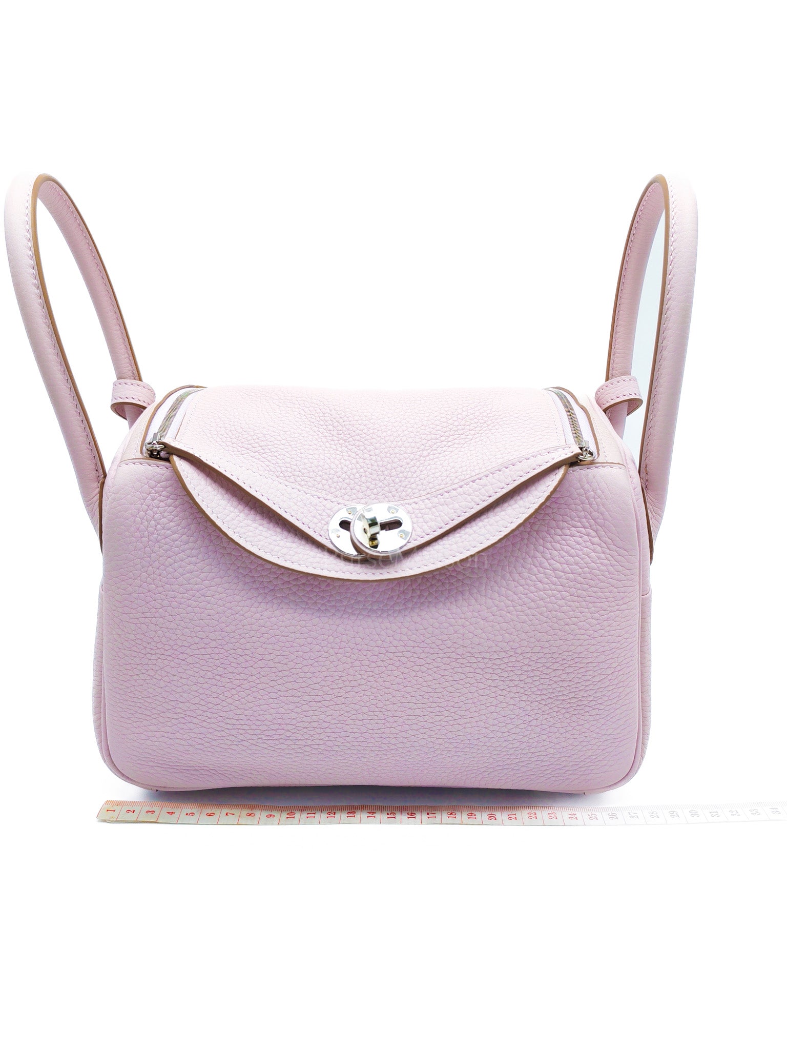 Lindy 26 Mauve Pale in Clemence Bull Calfskin Leather and Palladium Hardware Stamp W (2024) | Purse Maison Luxury Bags Shop